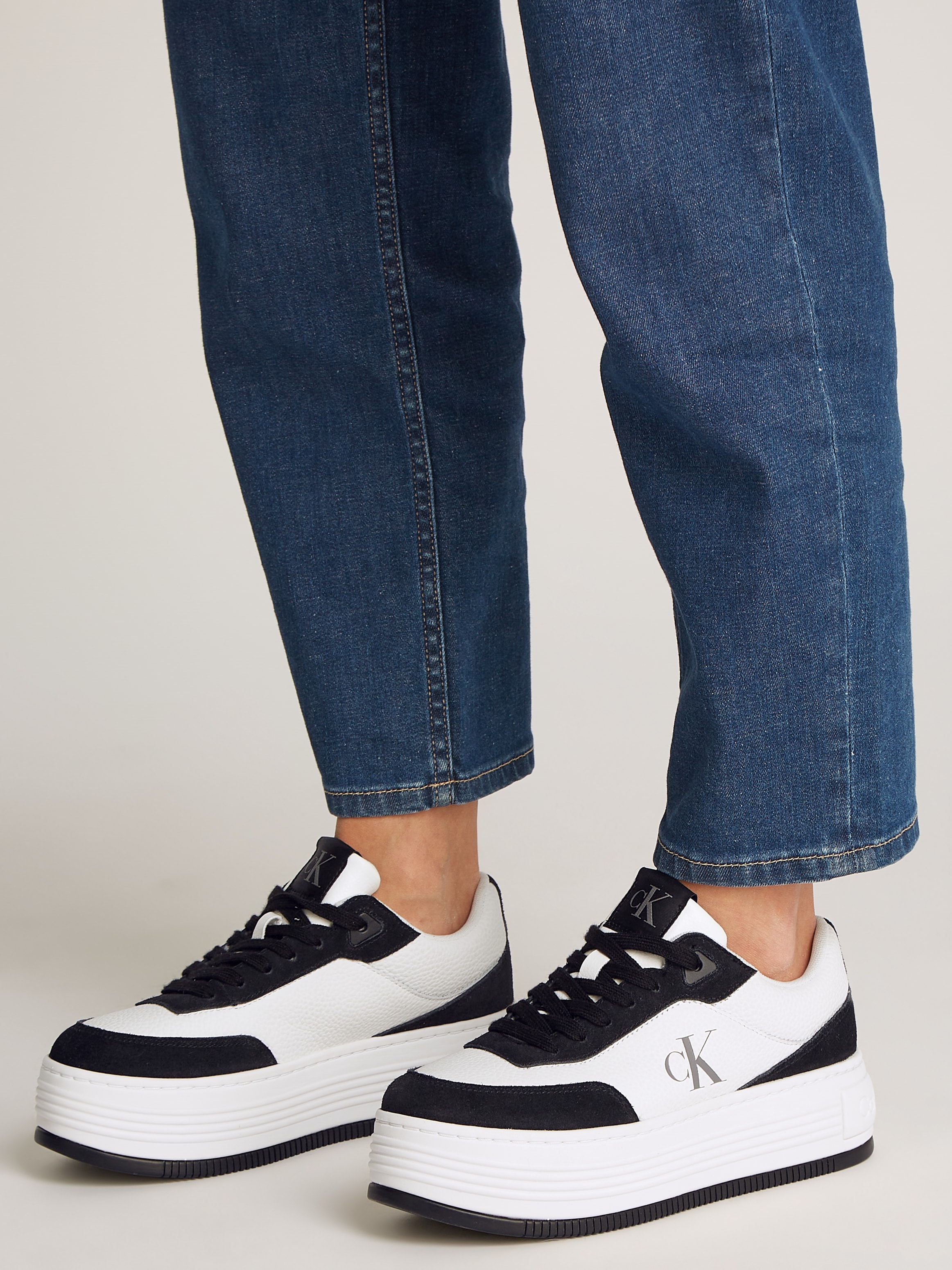 Calvin Klein Jeans Plateausneaker »BOLD FLATF LOW LACE TUMB LTH«, Schnürschuh, Halbschuh, Freizeitschuh mit seitlichem CK-Logo