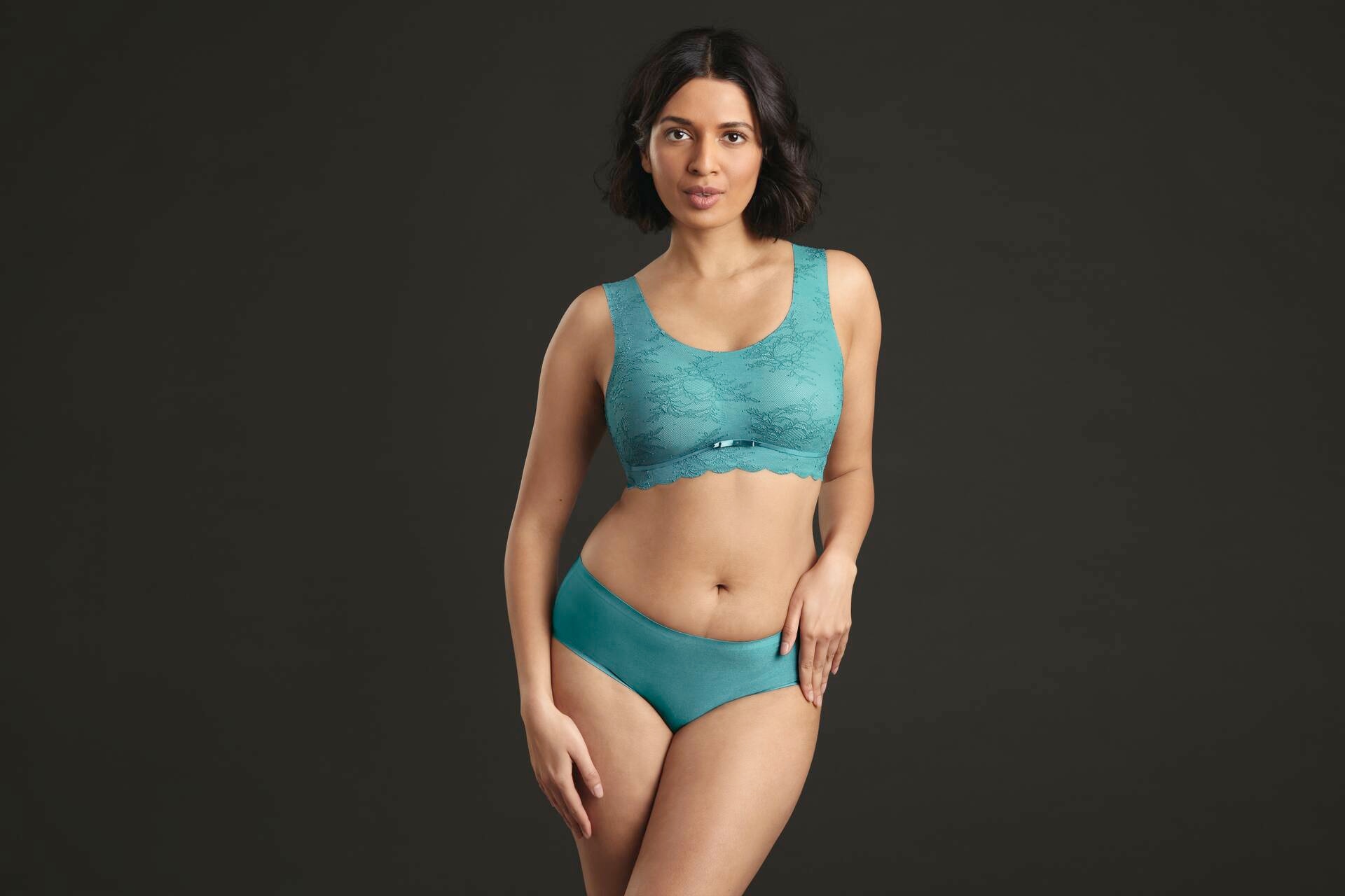 Anita since 1886 Bralette »Essentials Lace«, florale Spitze, herausnehmbare Schaumcups, zartes Seidenband