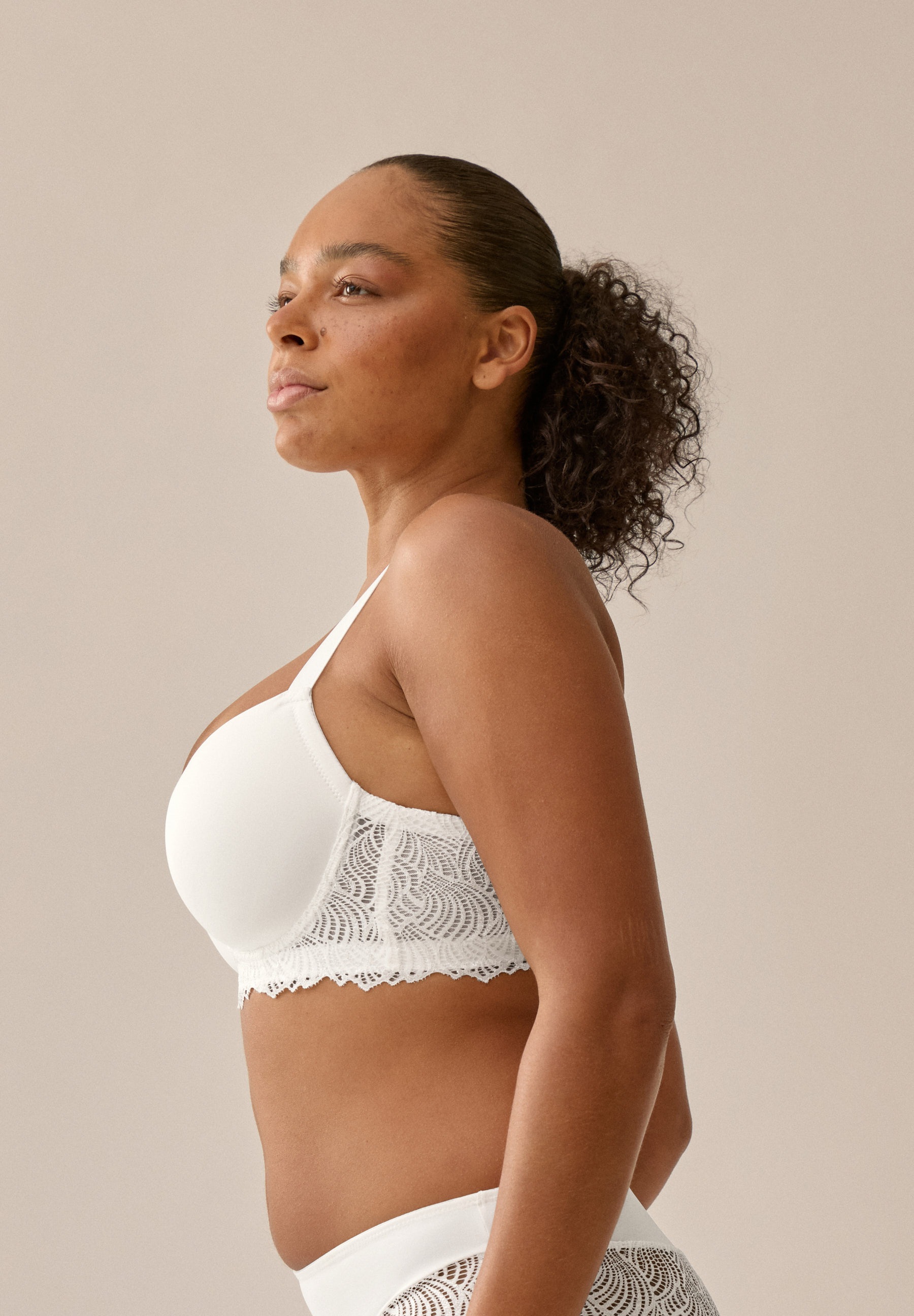 Naturana Schalen-BH »The Friday« 1 Stk. mit Bügel, mit Spitze, feminin, weich, bequem