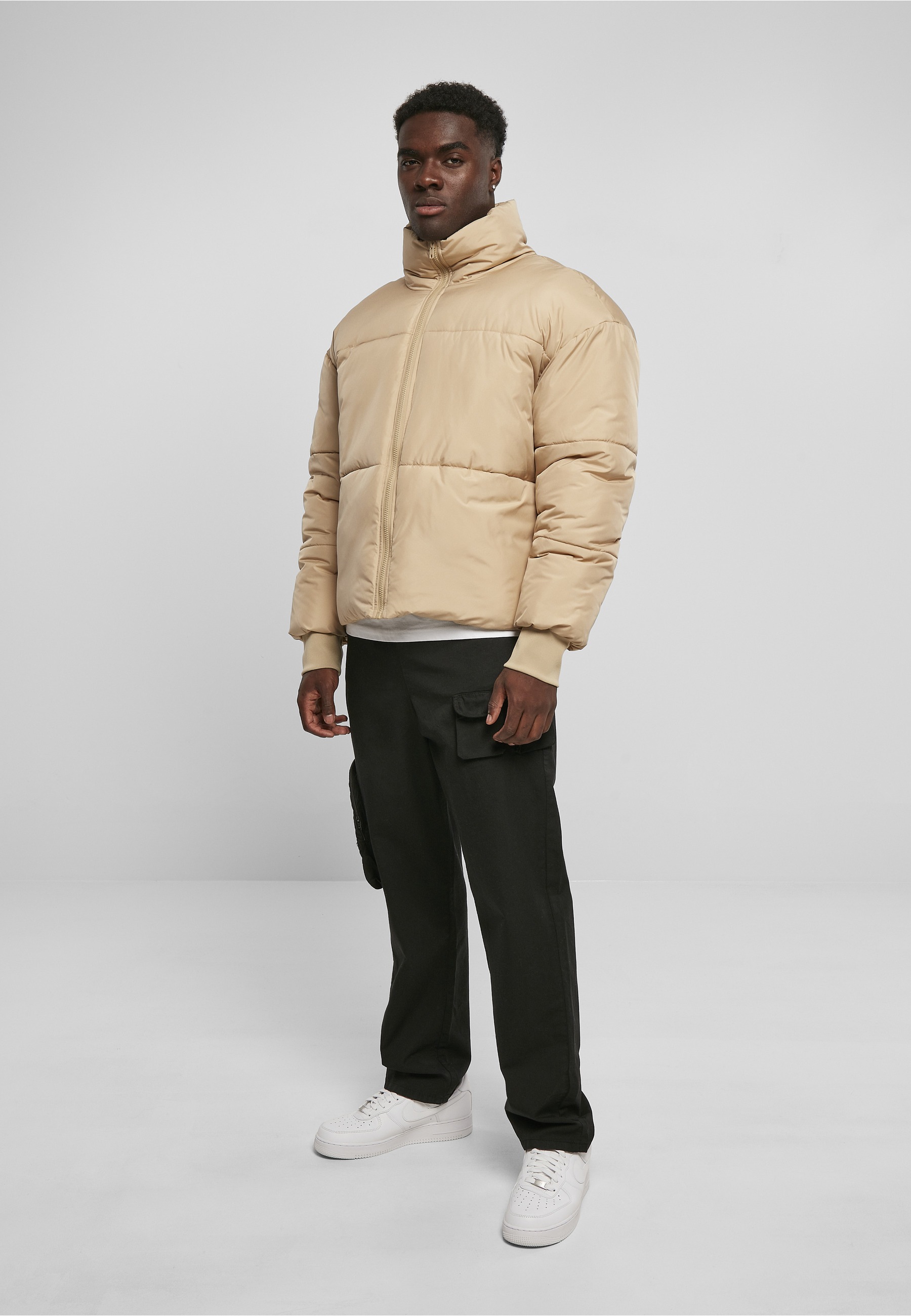 URBAN CLASSICS Winterjacke »Urban Classics Herren Short Big Puffer Jacket« 1 Stk. tlg. ohne Kapuze