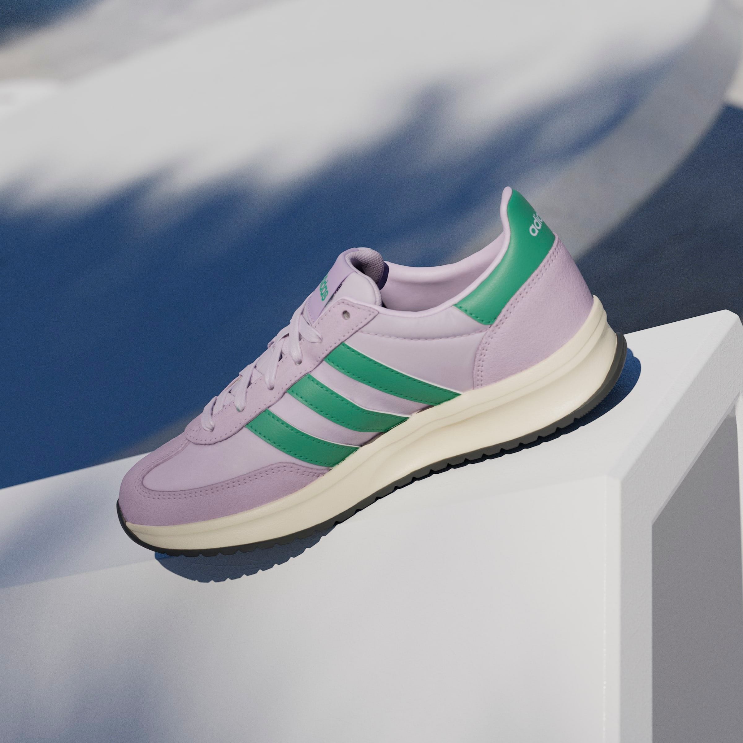 adidas Sportswear Sneaker »RUN 70S 2.0«, inspiriert vom Design des SL72