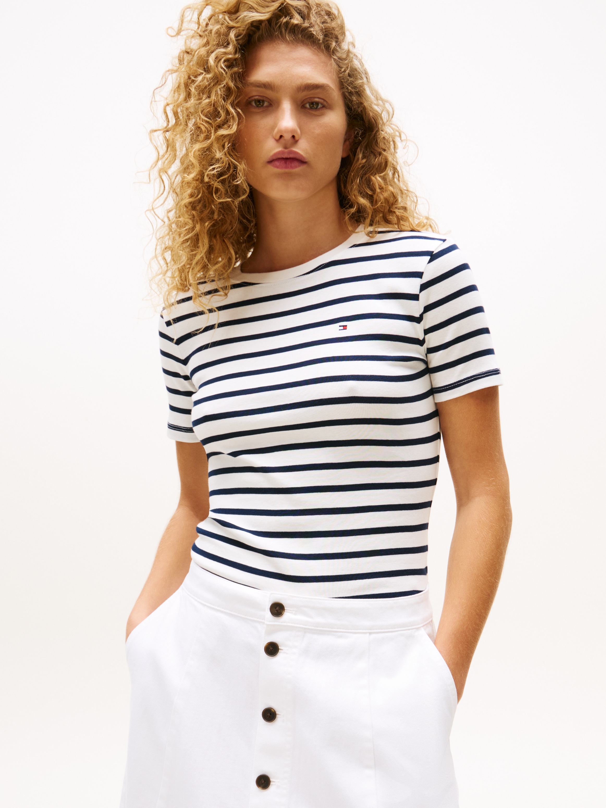 Tommy Hilfiger T-Shirt "SLIM CODY C-NK SS", mit Logostickerei günstig online kaufen