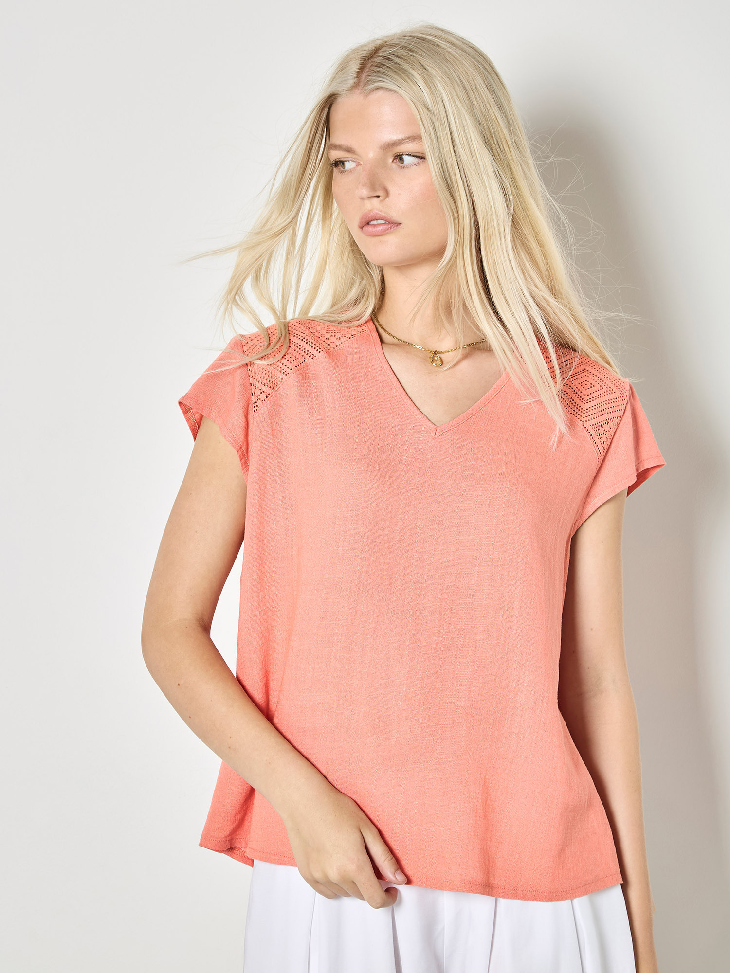 Apricot Spitzenshirt "T-Shirt mit Häkel-Einsatz"