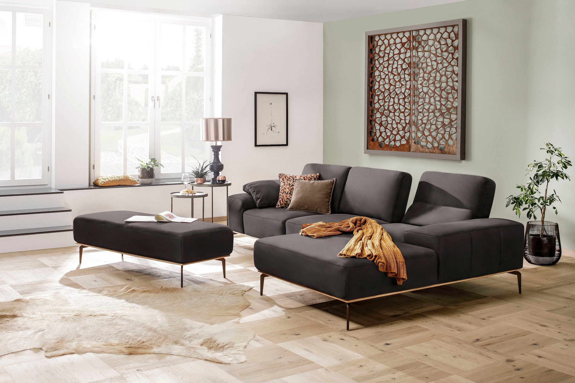 W.SCHILLIG Ecksofa "run, Designsofa mit tollem Sitzkomfort, L-Form" mit Holzsockel, Füße in Bronze pulverbeschichtet, Breite 299 cm