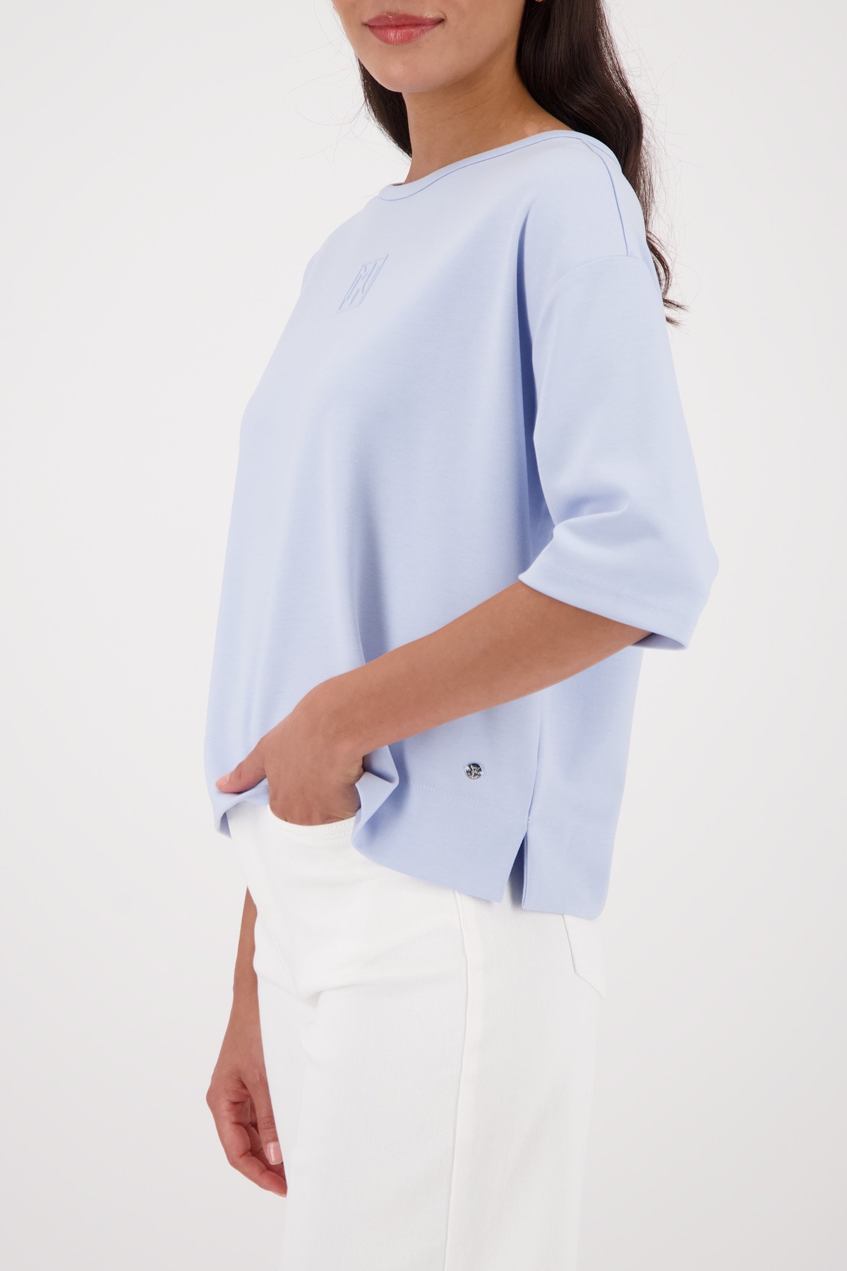 Monari Sweatshirt »Sweatshirt Basic Prägedruck«, Relaxed fit mit Präge-Emblem
