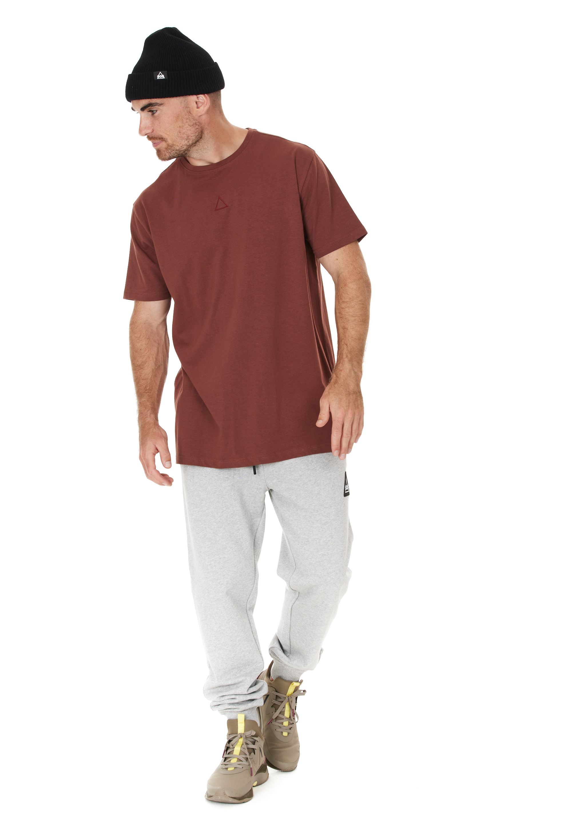 SOS T-Shirt »Kobla«, (1 tlg.), mit aufgesticktem Markenlogo auf der Front