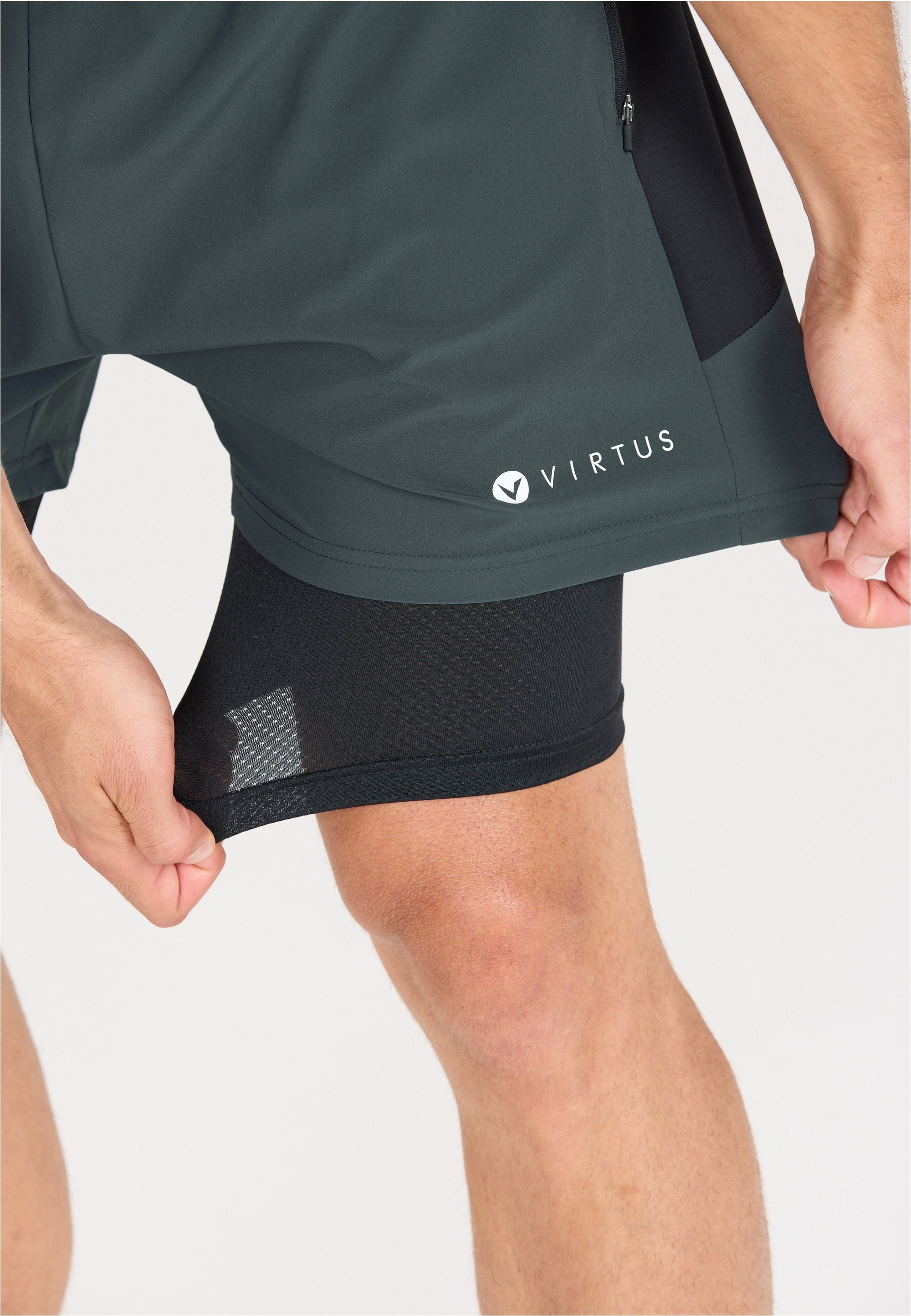 Virtus Shorts »Dylan«, aus atmungsaktivem 4-Wege-Stretch