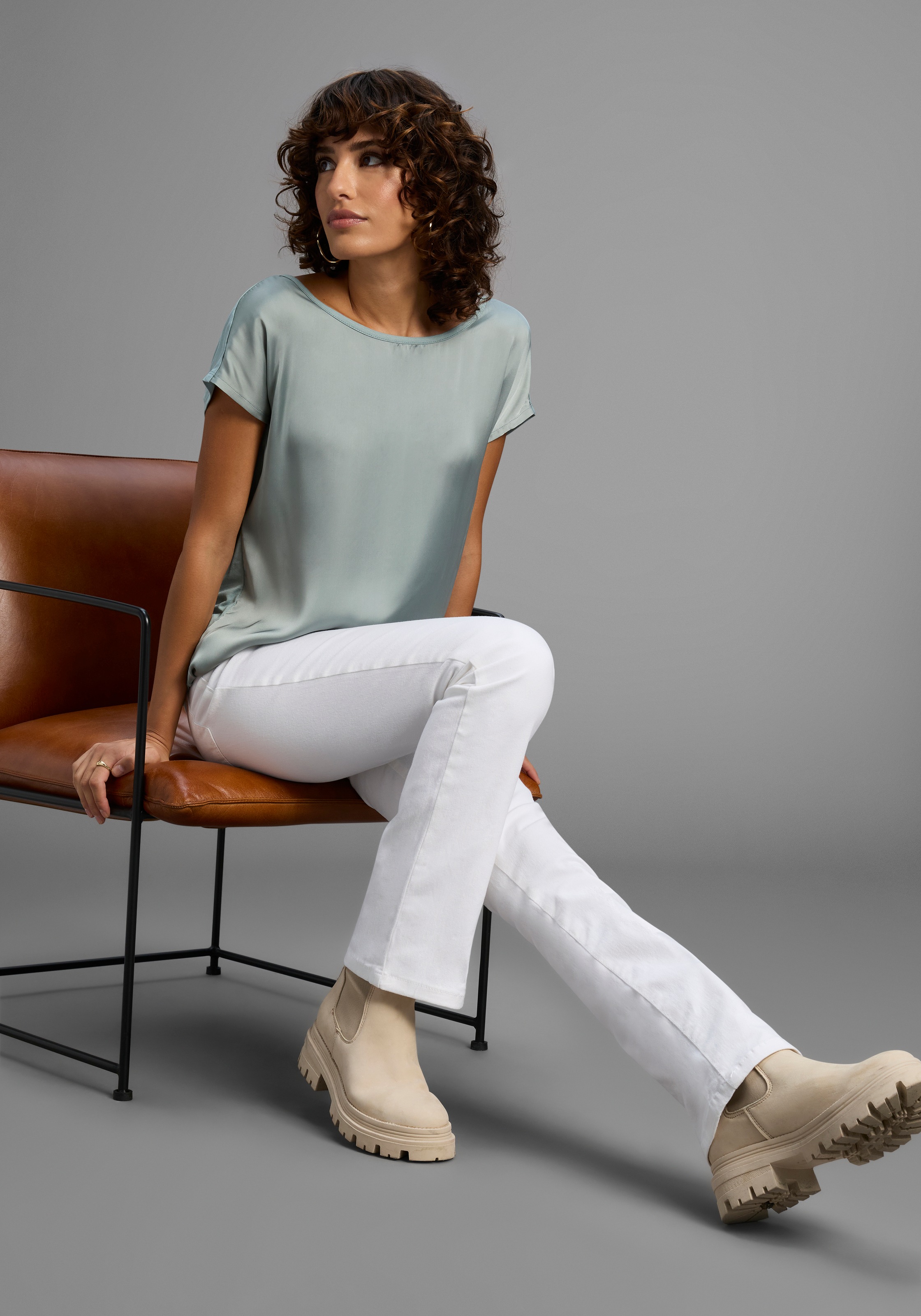 Thumbnail - Laura Scott Shirtbluse Oversize, Kurzarm, hüftlange Schnittform, Rundhalsausschnitt