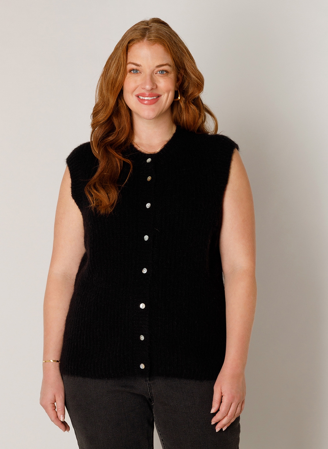 Base Level Curvy Strickweste "Nelly" Ärmellos - mit Knopfleiste / Große Größen