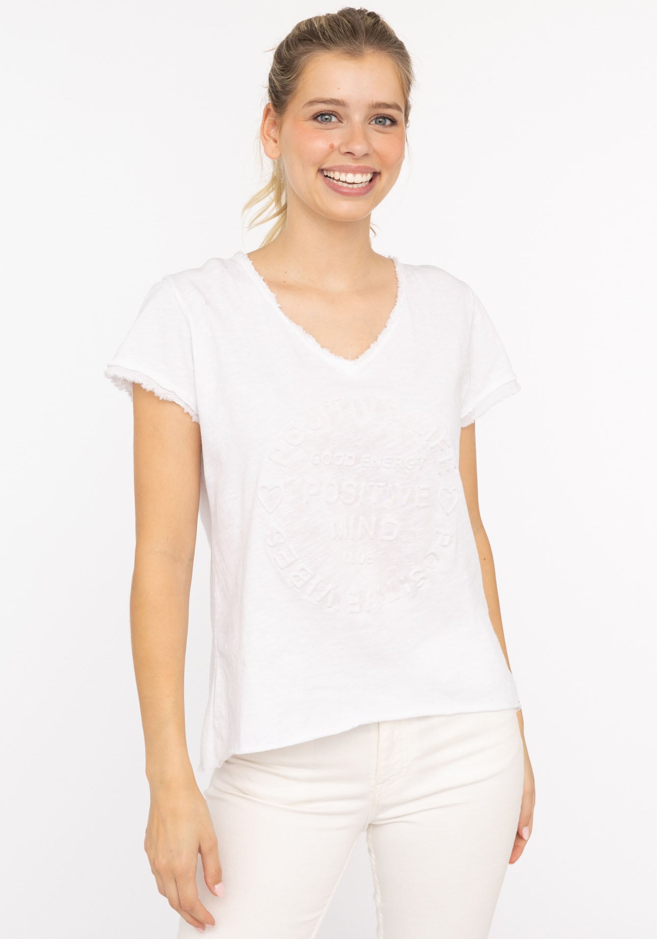 T-Shirt ZWILLINGSHERZ "Positive Mind", Damen, Gr. L/XL (L/XL), weiß, Stoff, Obermaterial: 100% Baumwolle, hüftbedeckend, V-Ausschnitt, Shirts T-Shirt, V-Ausschnitt, Kurzarm, Used-Look, Baumwolle, ausgefranste Kanten