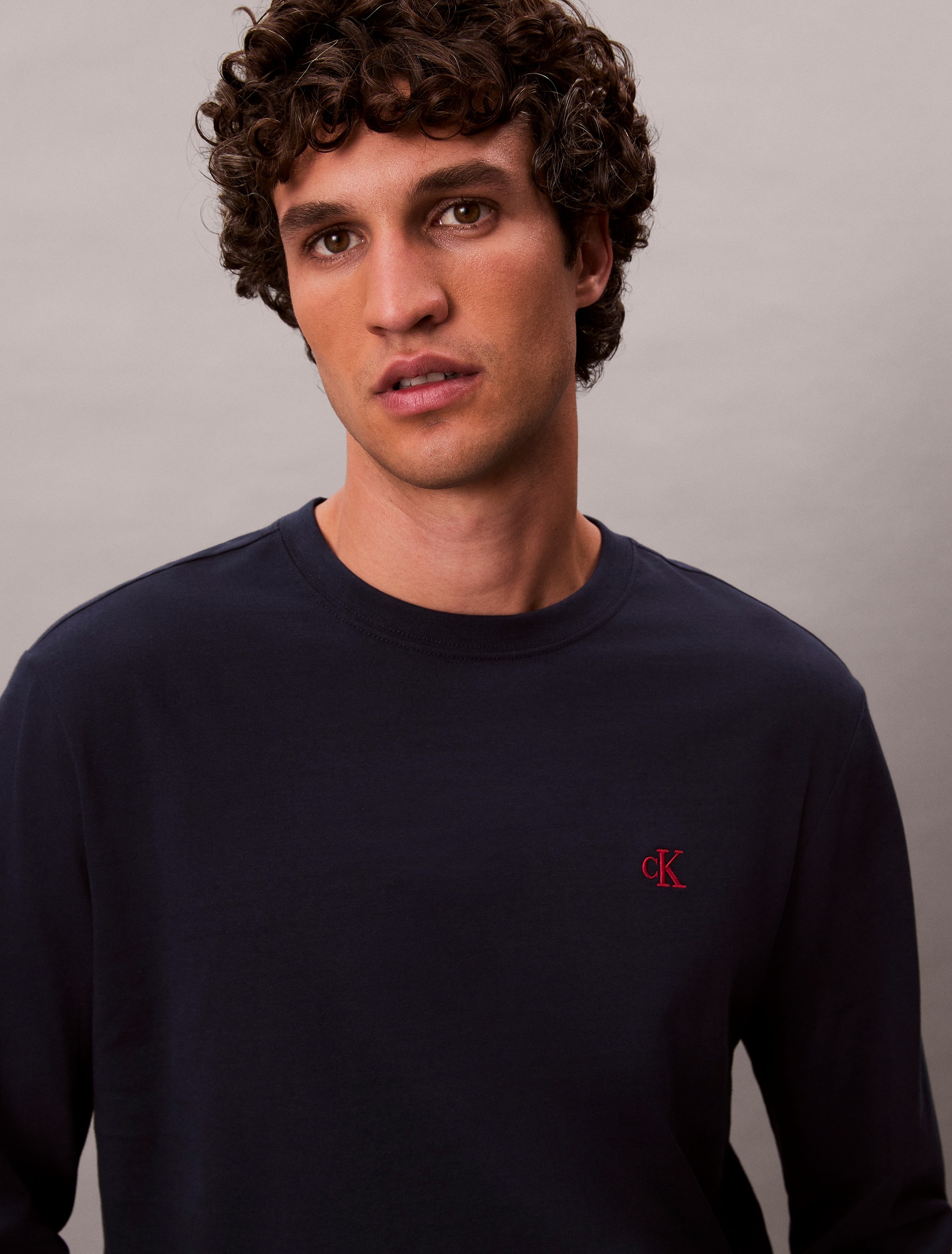 Calvin Klein Jeans Langarmshirt »LS EASY MONOGRAM TEE«, Mit Rundhalsausschnitt, regular fit
