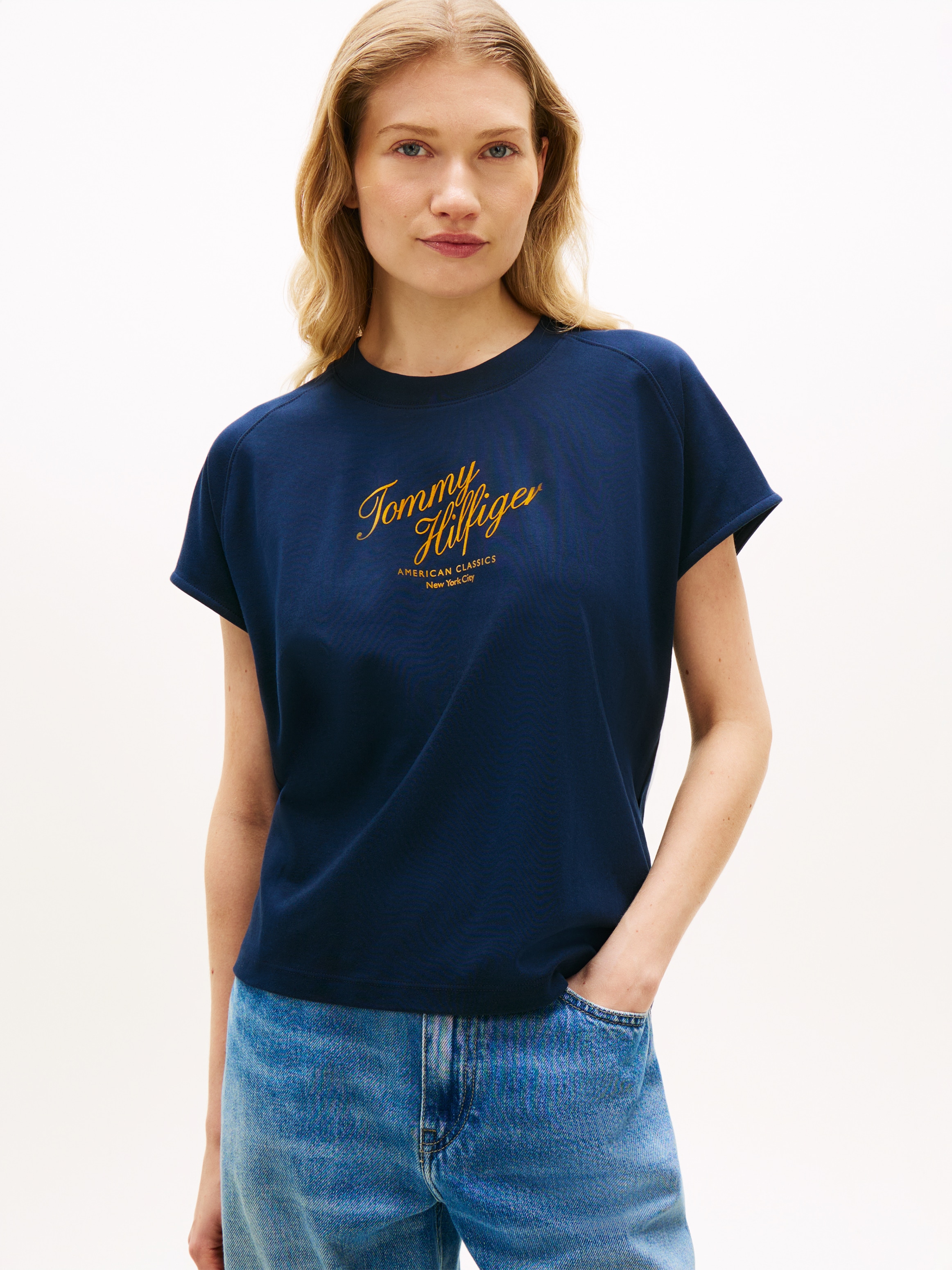 Tommy Hilfiger Kurzarmshirt "SEASONAL SCRIPT CAP SLV TEE" mit Raglanärmeln, günstig online kaufen