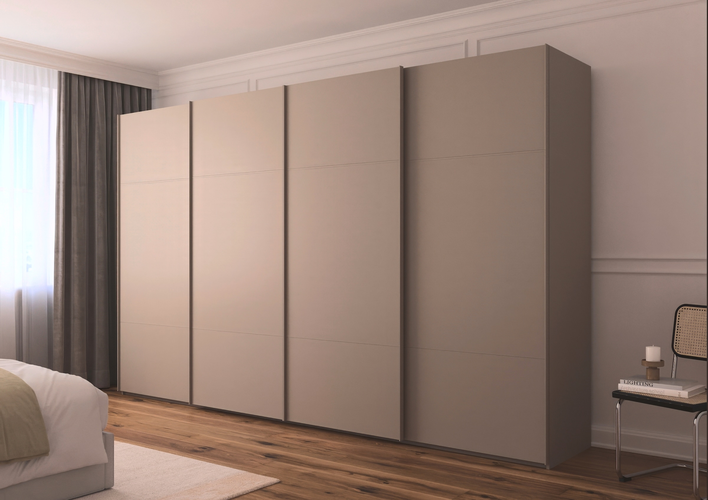 rauch Schwebetürenschrank »Kleiderschrank Schrank Garderobe Schlafzimmerschrank SCALE-TRIO«, edle dreigeteilte Front, 2 Zierleisten in Griff-Farbe MADE IN GERMANY