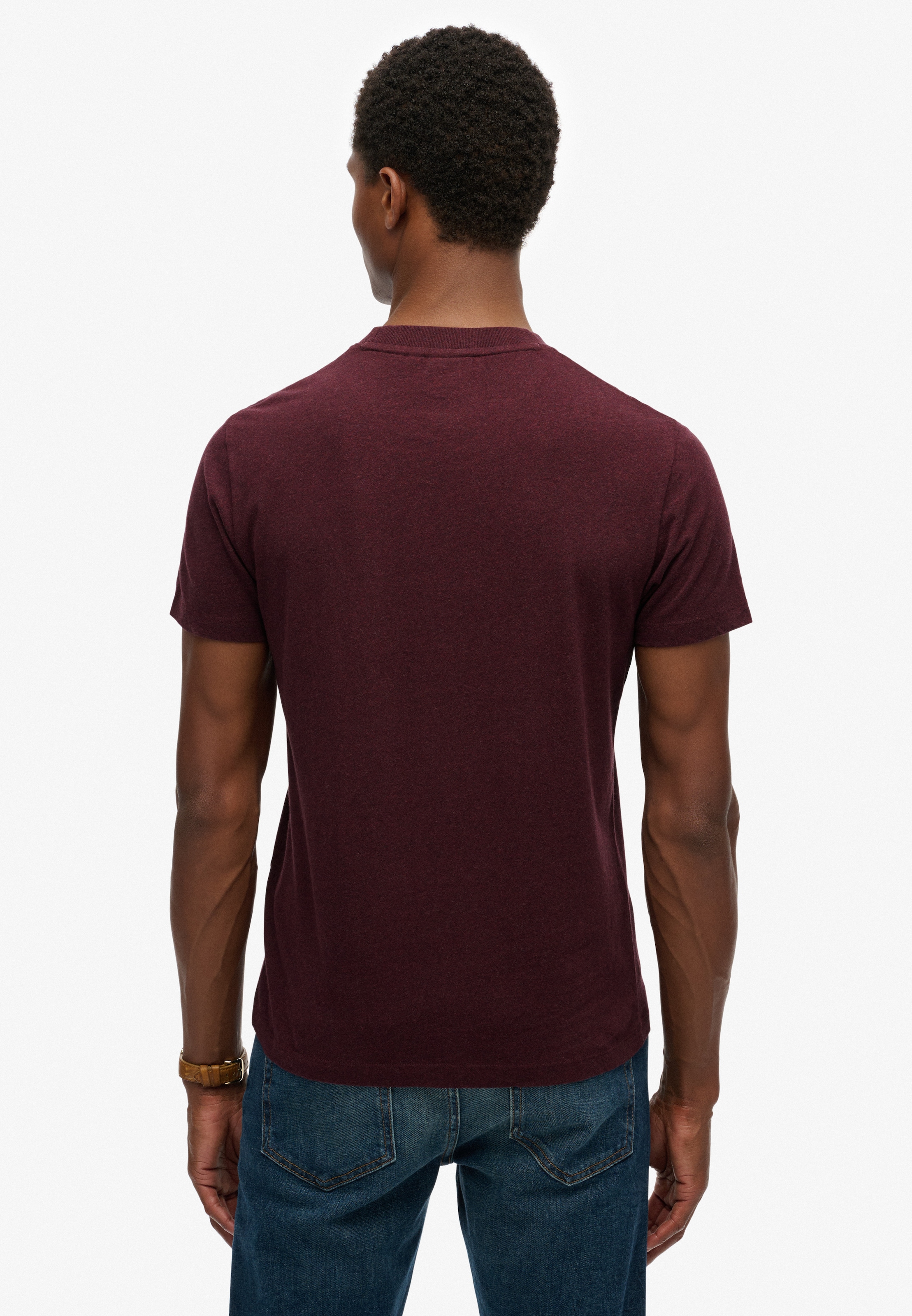 Superdry Rundhalsshirt »ESSENTIAL LOGO EMB TEE« aus Baumwolle und Single Jersey, Slim Fit, Kurzarm, hüftlang