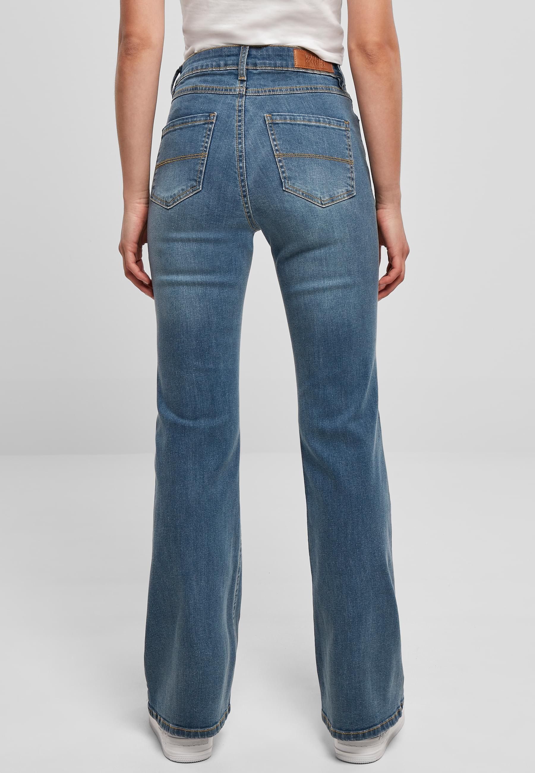 URBAN CLASSICS Bequeme Jeans »Urban Classics Damen Ladies High Waist Flared Denim Pants«, (1 tlg.)
