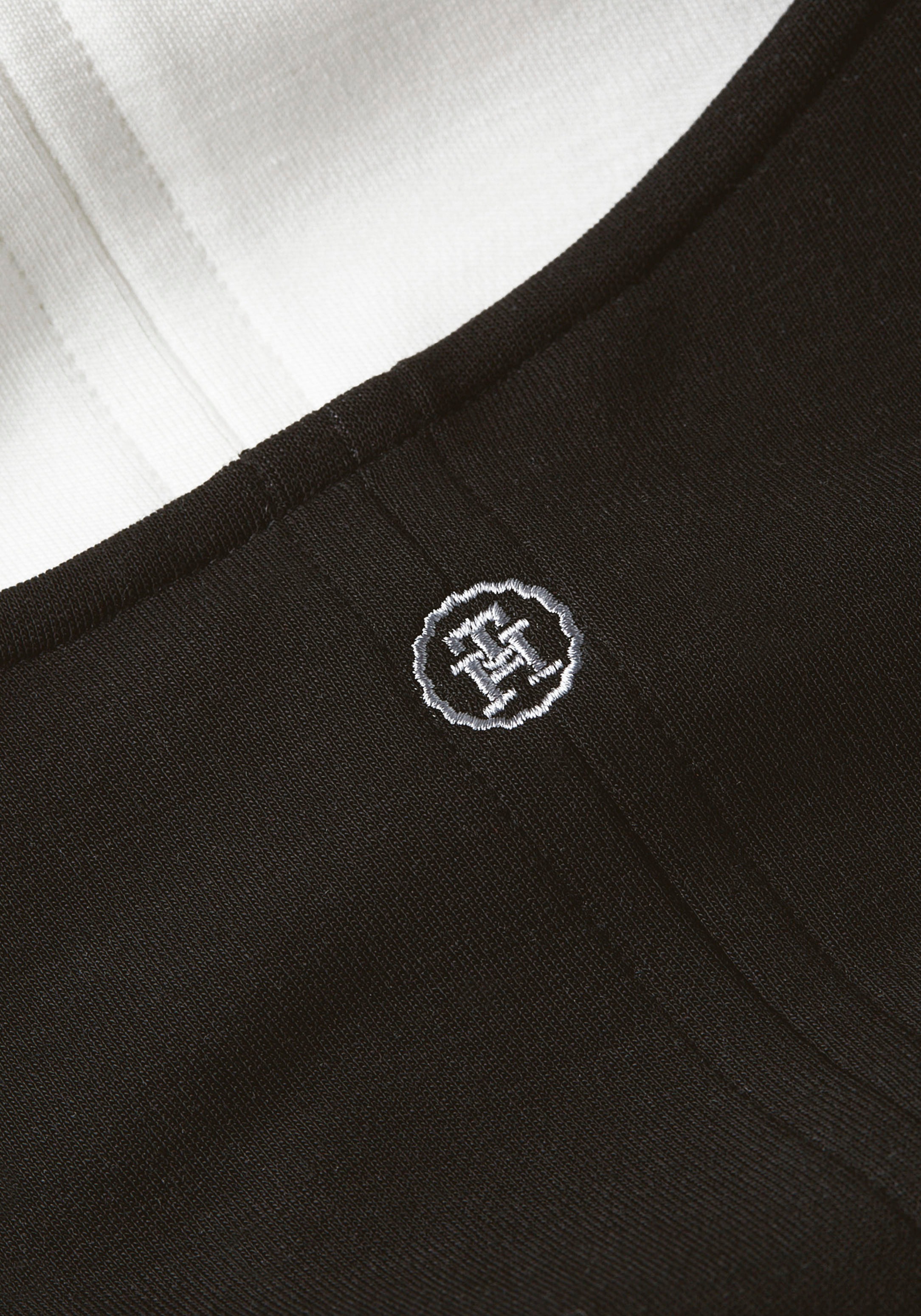 Tommy Hilfiger Jerseykleid »SHINY INTERLOCK V-NK NS KNEE DRS« mit Logostickerei