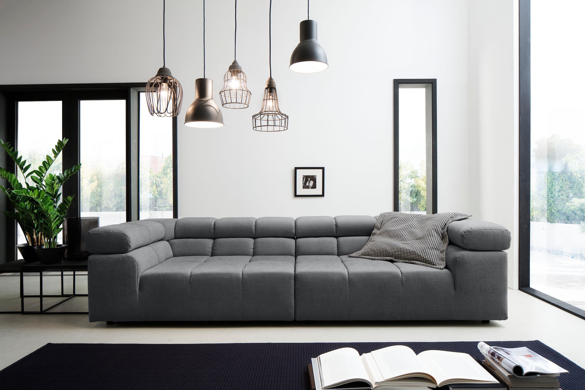 INOSIGN Big-Sofa "Ancona B/T/H: 290/110/70 cm", auffällige Steppung, inkl. 2 Zierkissen und verstellbaren Kopfstützen