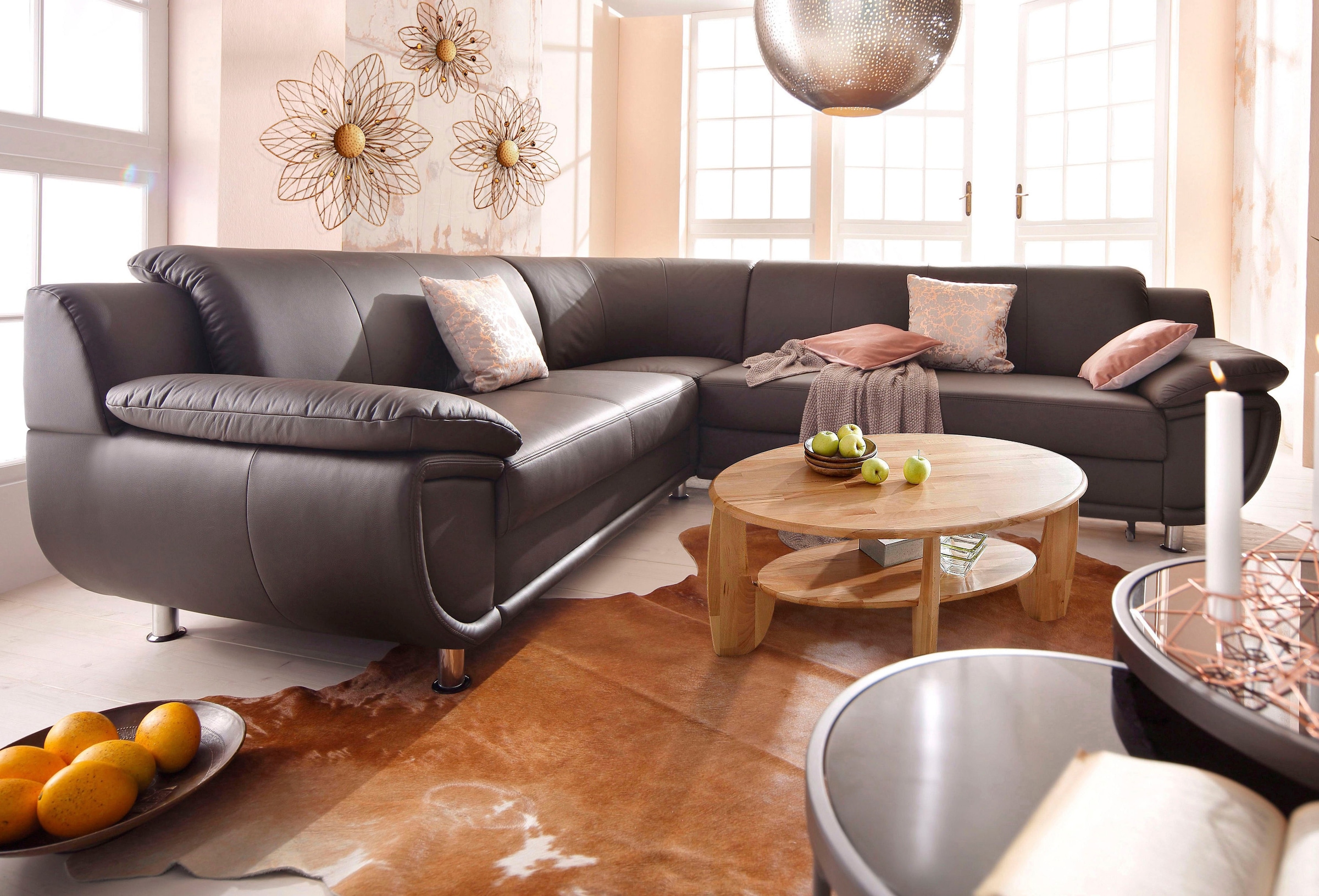 TRENDMANUFAKTUR Ecksofa »Rondo wahlweise mit Schlaffunktion, 267x247 cm (BxT), breite Armlehnen«, L-Form, wahlweise mit Federkern bestellbar, Füße chromfarben
