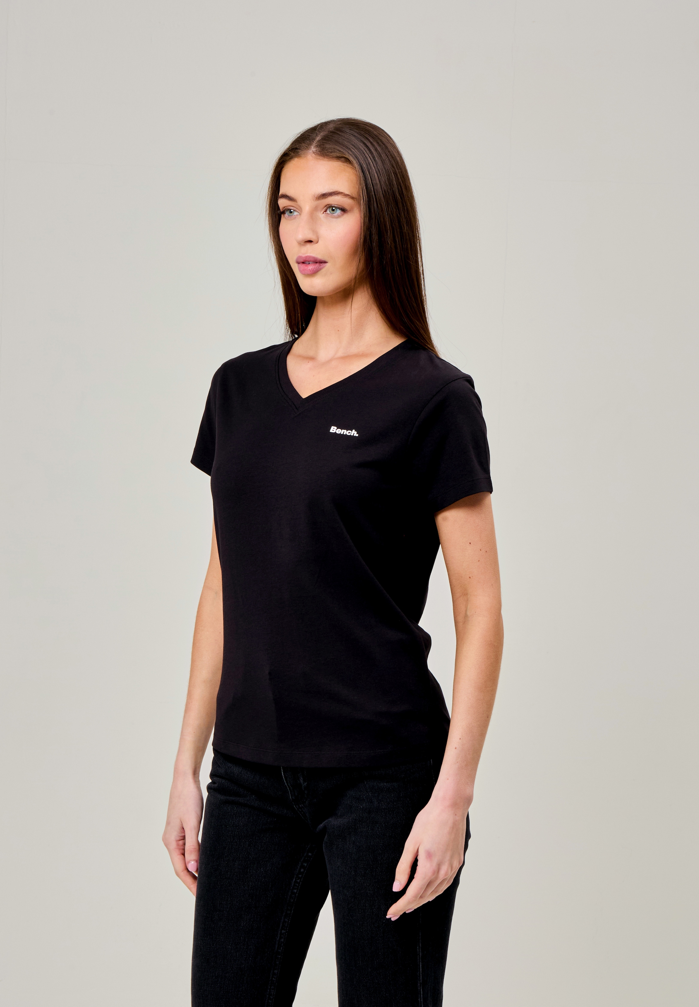 Bench. V-Shirt »BELLATRIX«