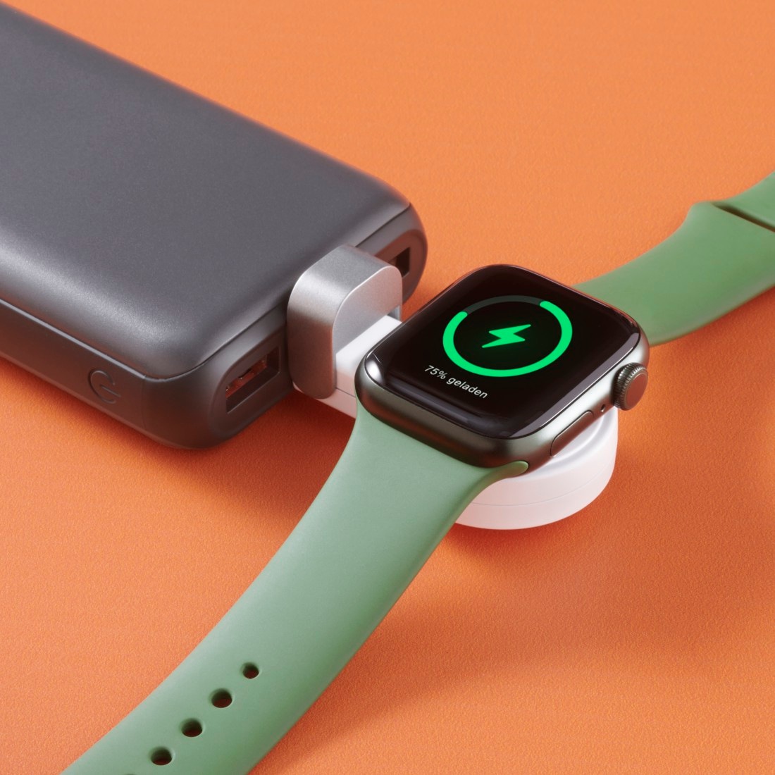 Hama USB-Ladegerät »Kabelloses Ladegerät für Apple Watch, mit USB-C Anschluss«, (1 St.), Wireless Charger, Magnetische Ausrichtung, Schnellladegerät