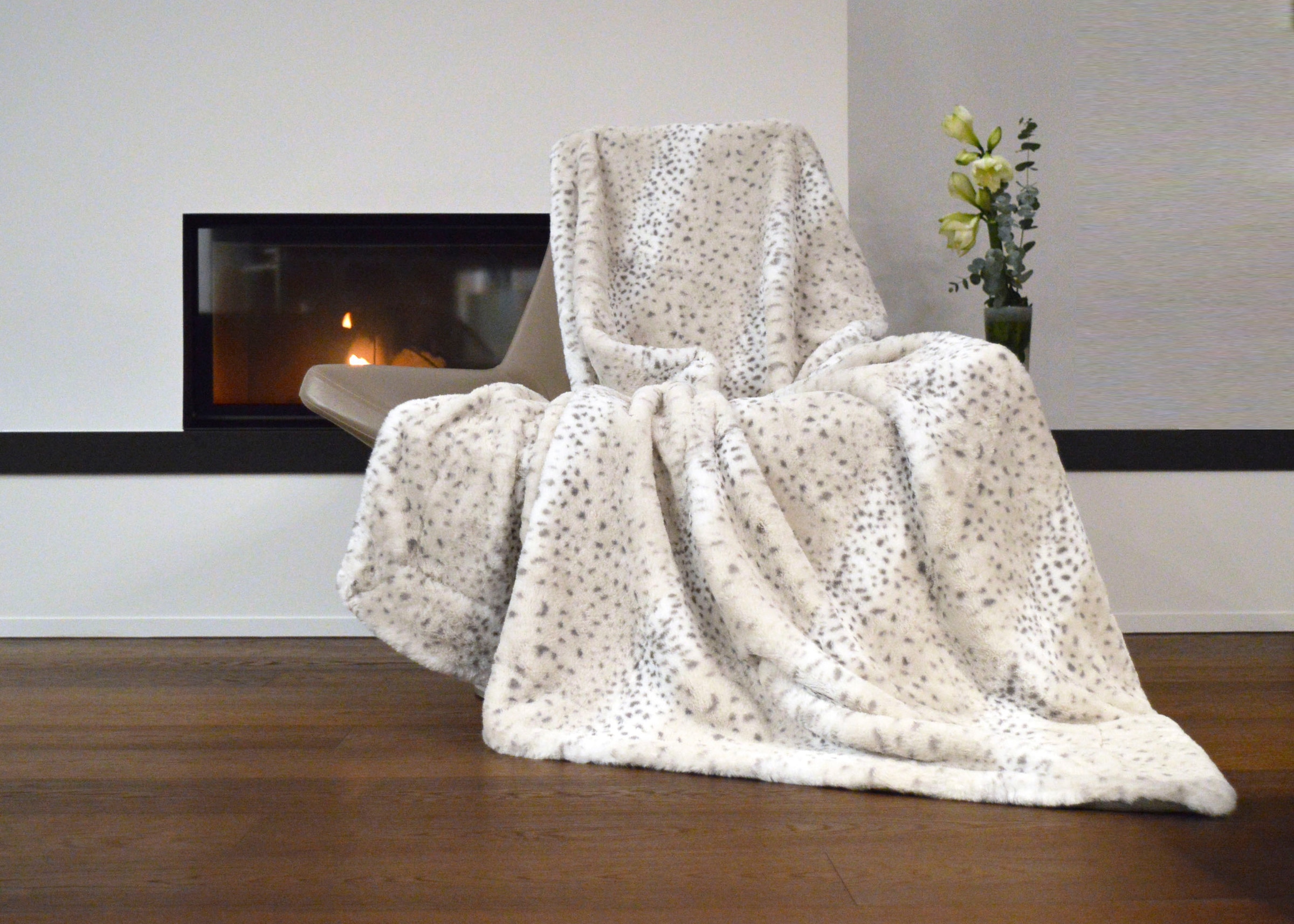 MESANA Wohndecke "Schneeleopard" aus hochwertigem Fellimitat, Kuscheldecke, günstig online kaufen