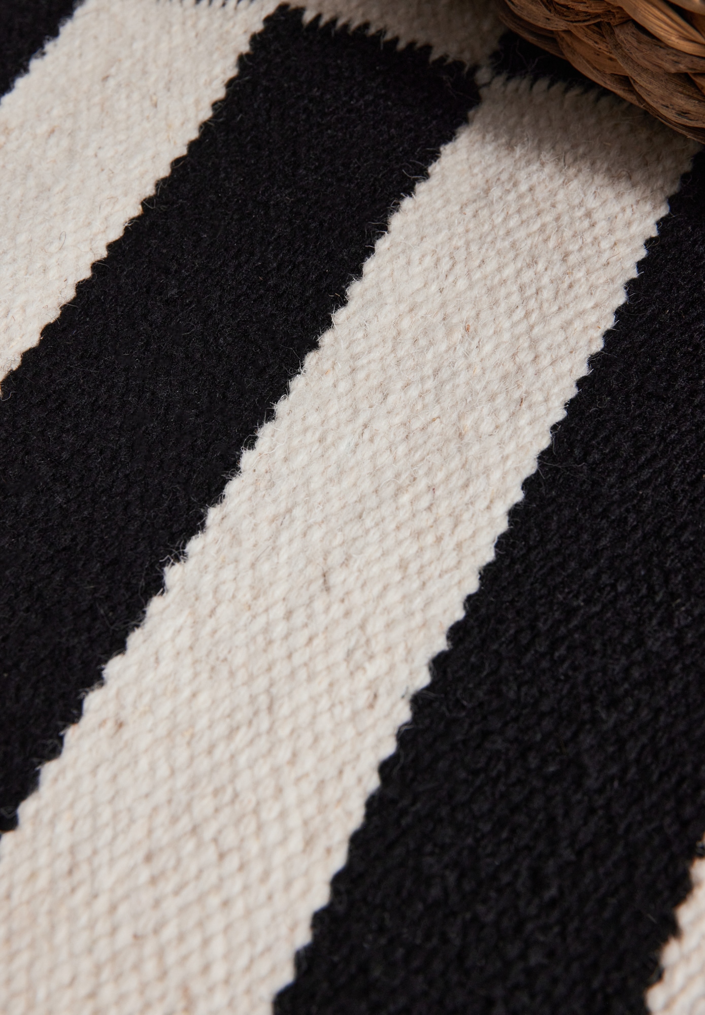 HANSE Home Wollteppich »Donna, schwarz-weiss«, rechteckig, 5 mm Höhe, Handgewebt, Wolle, Natur, Läufer, Wohnzimmer, Schlafzimmer, Streifen