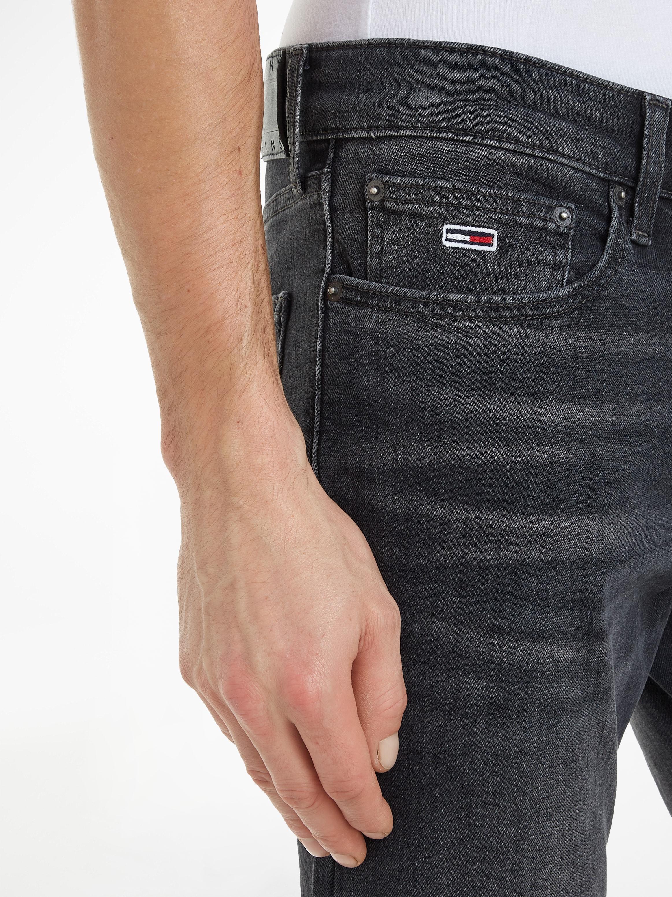 Tommy Jeans Slim-fit-Jeans »SCANTON SLIM«, mit Logoprägung