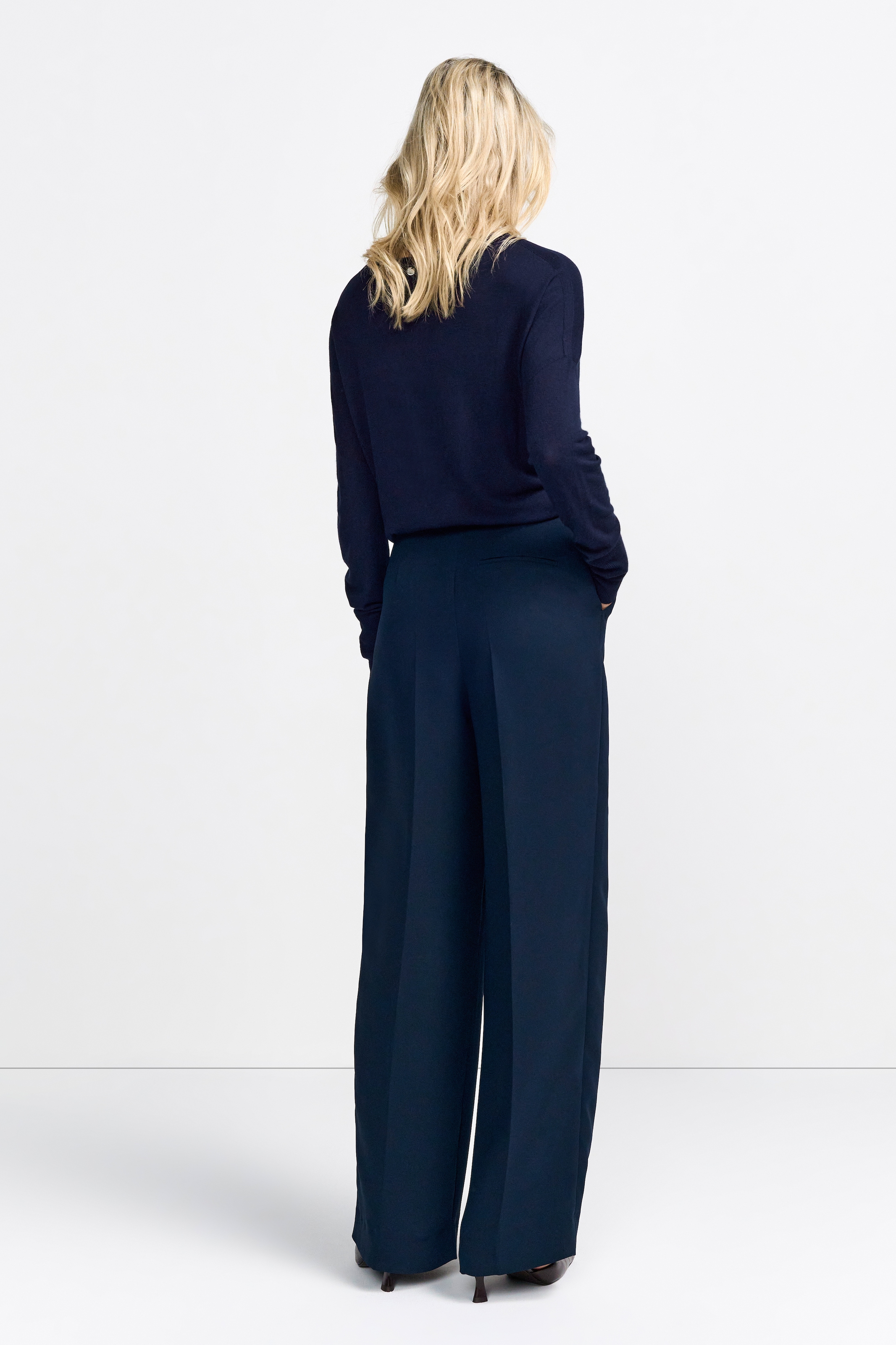 RICHROYAL Bügelfaltenhose, Mit Markenlabel über der Tasche