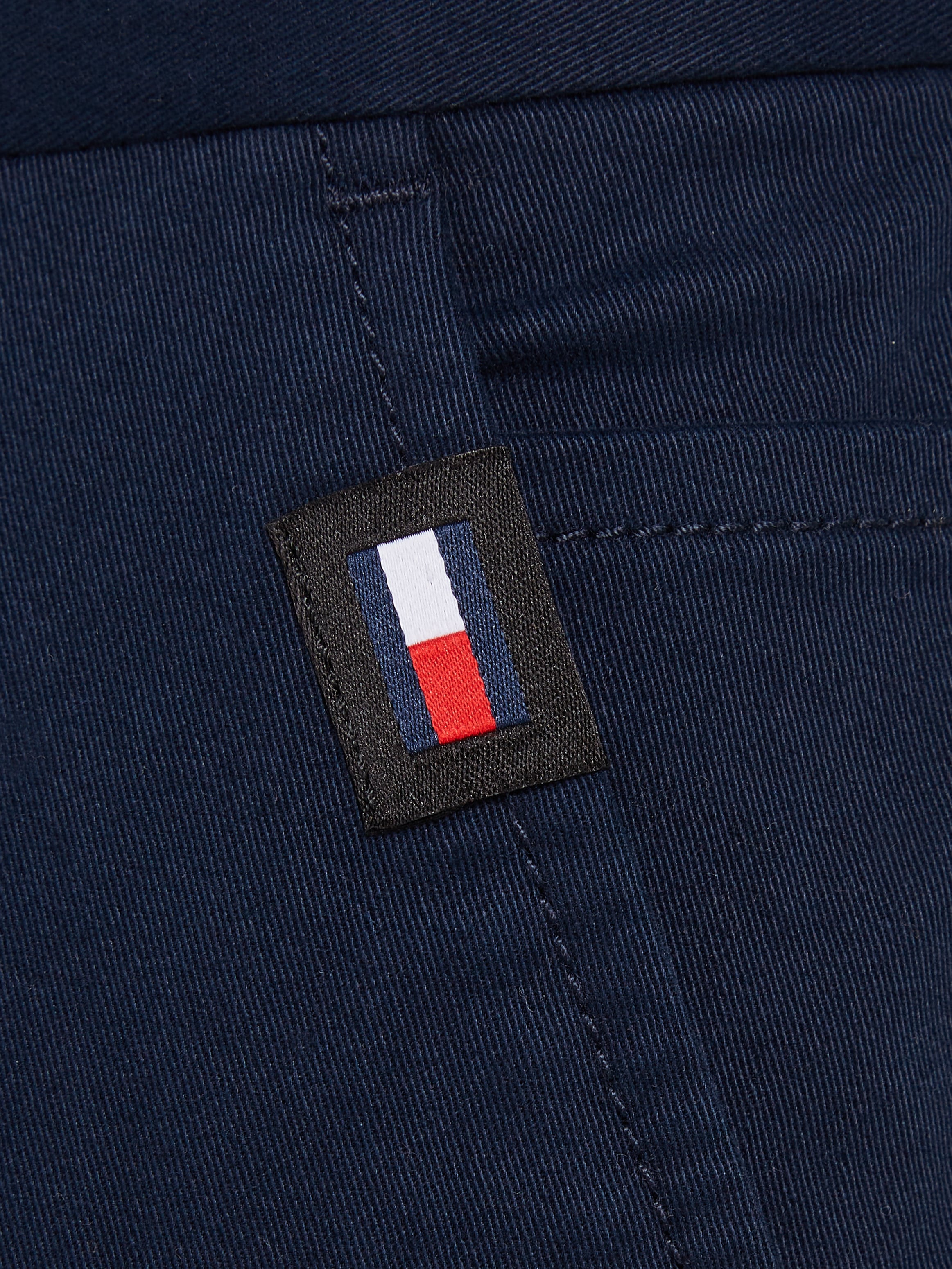 Tommy Jeans Chinohose »TJM AUSTIN CHINO«, Markenlogo an Gesäß- und Eingriffstasche