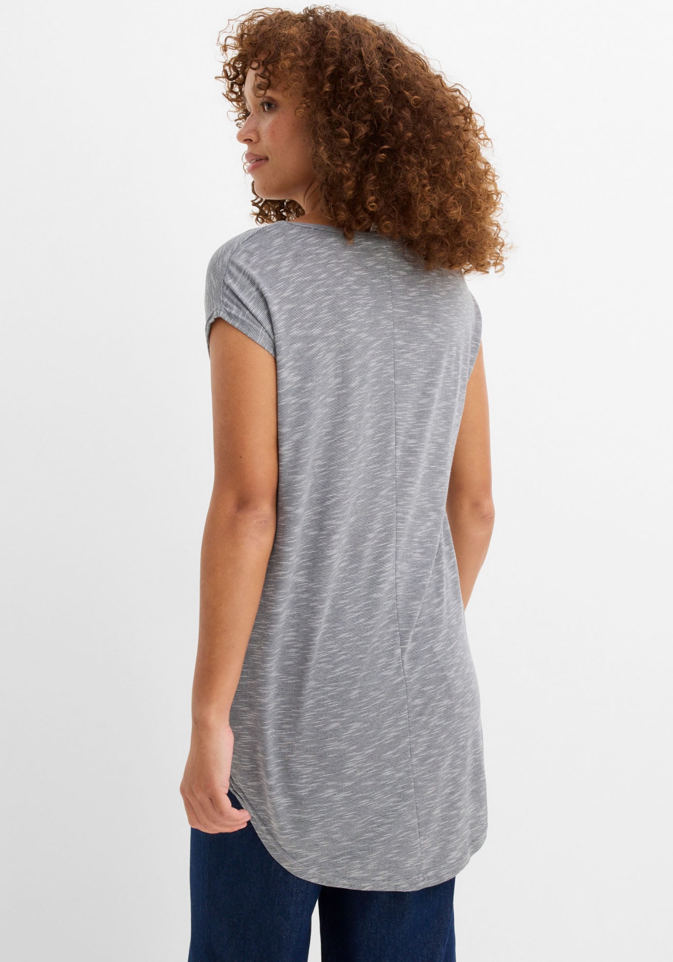 bonprix Longshirt »Longshirt aus Viskose-Mischung« lässige Passform, längeres Rückenteil, abgerundeter Saum