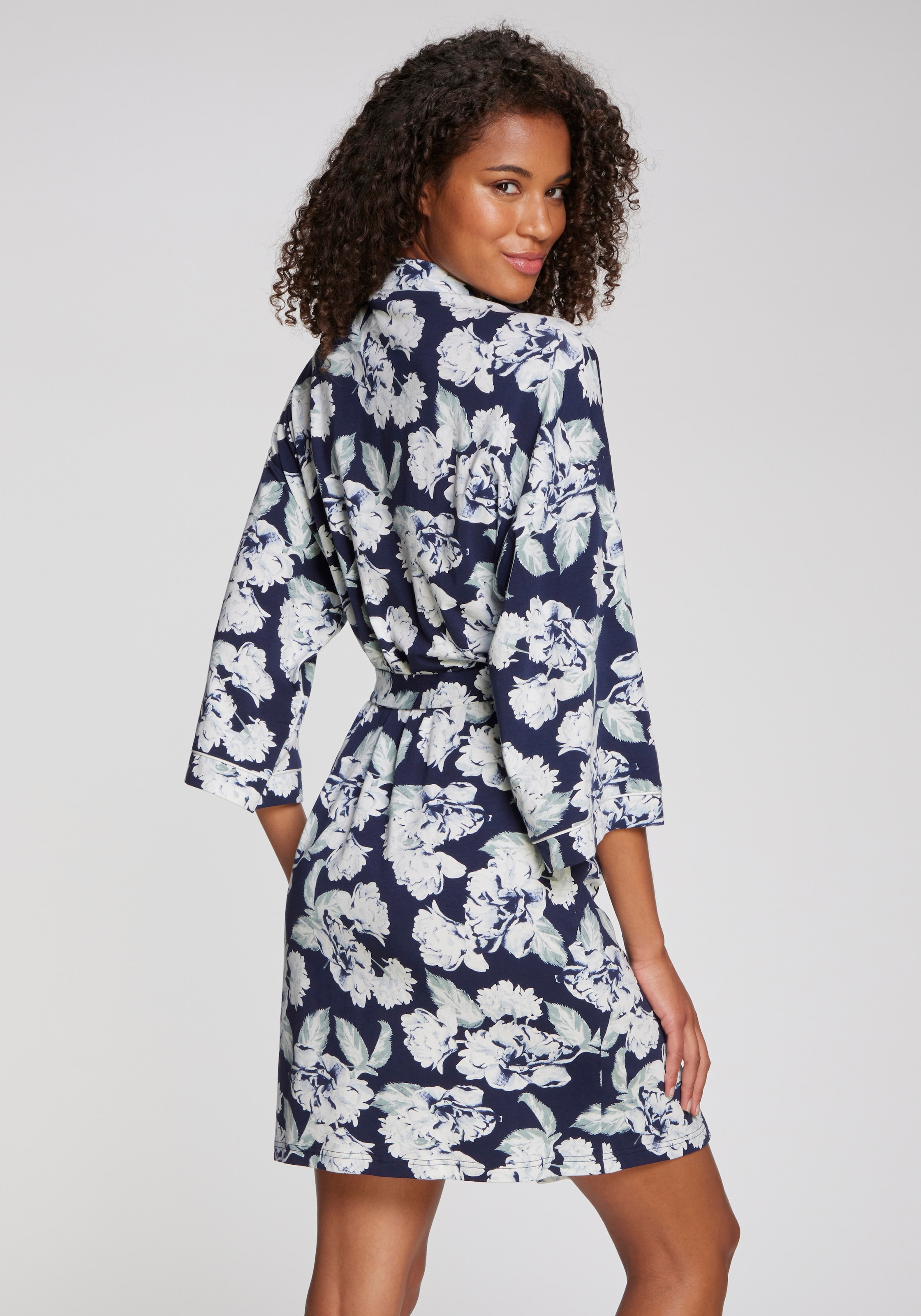 LASCANA Kimono, mit schönem Blumenmuster