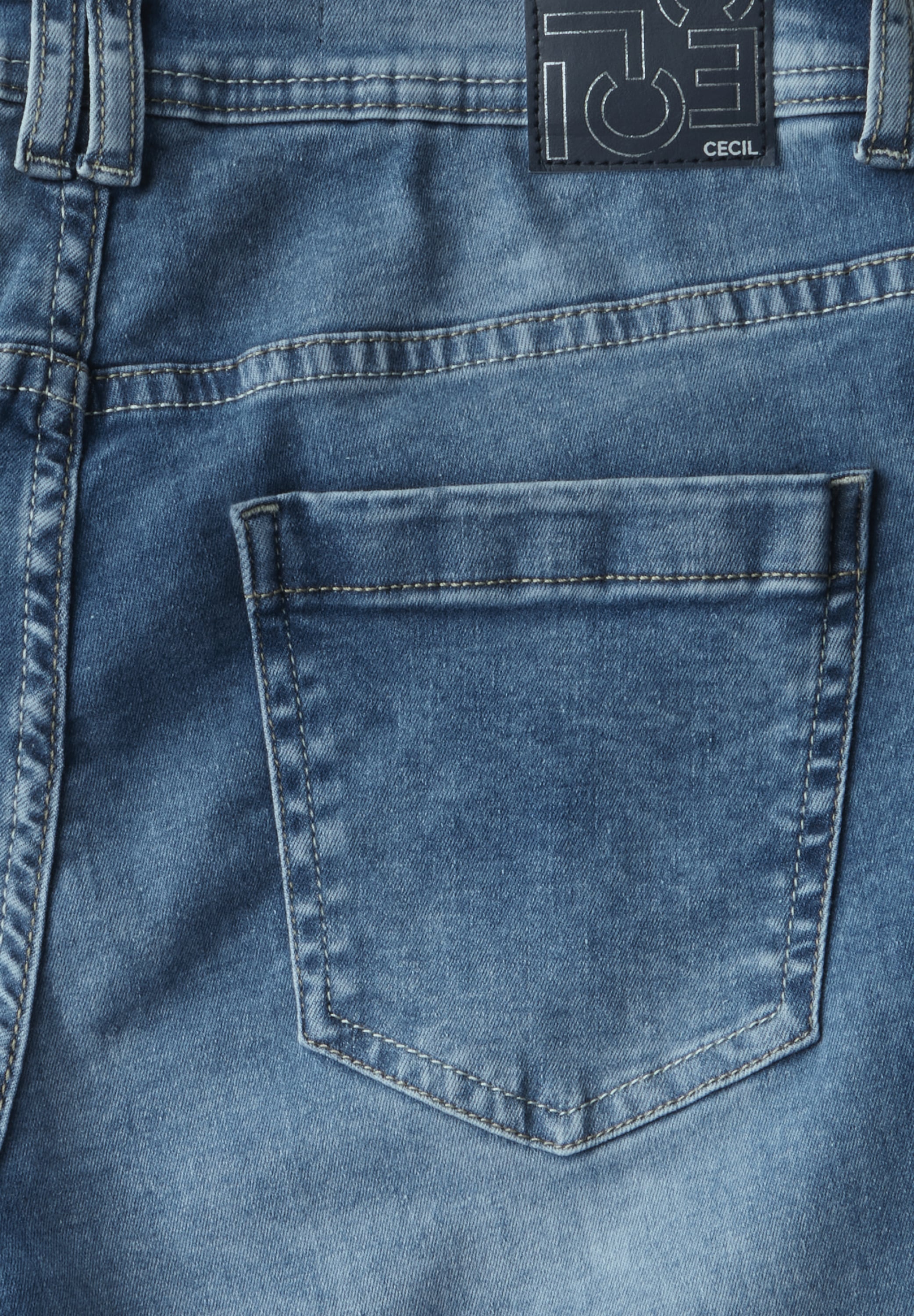 STREET ONE Loose-fit-Jeans, im Loose Fit