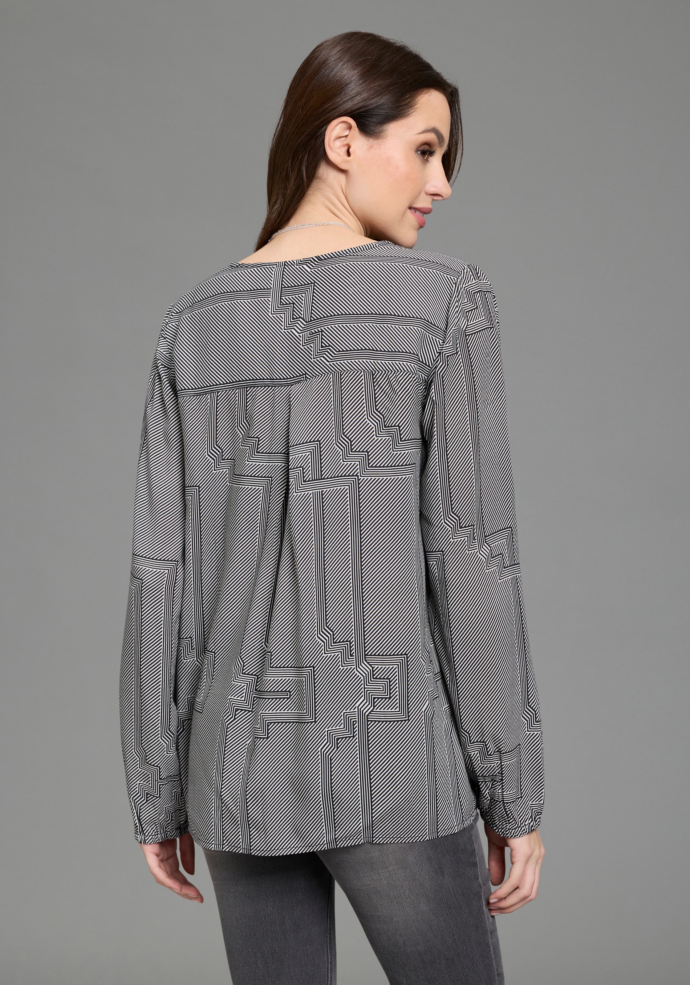 DELMAO Schlupfbluse in femininer Form günstig online kaufen