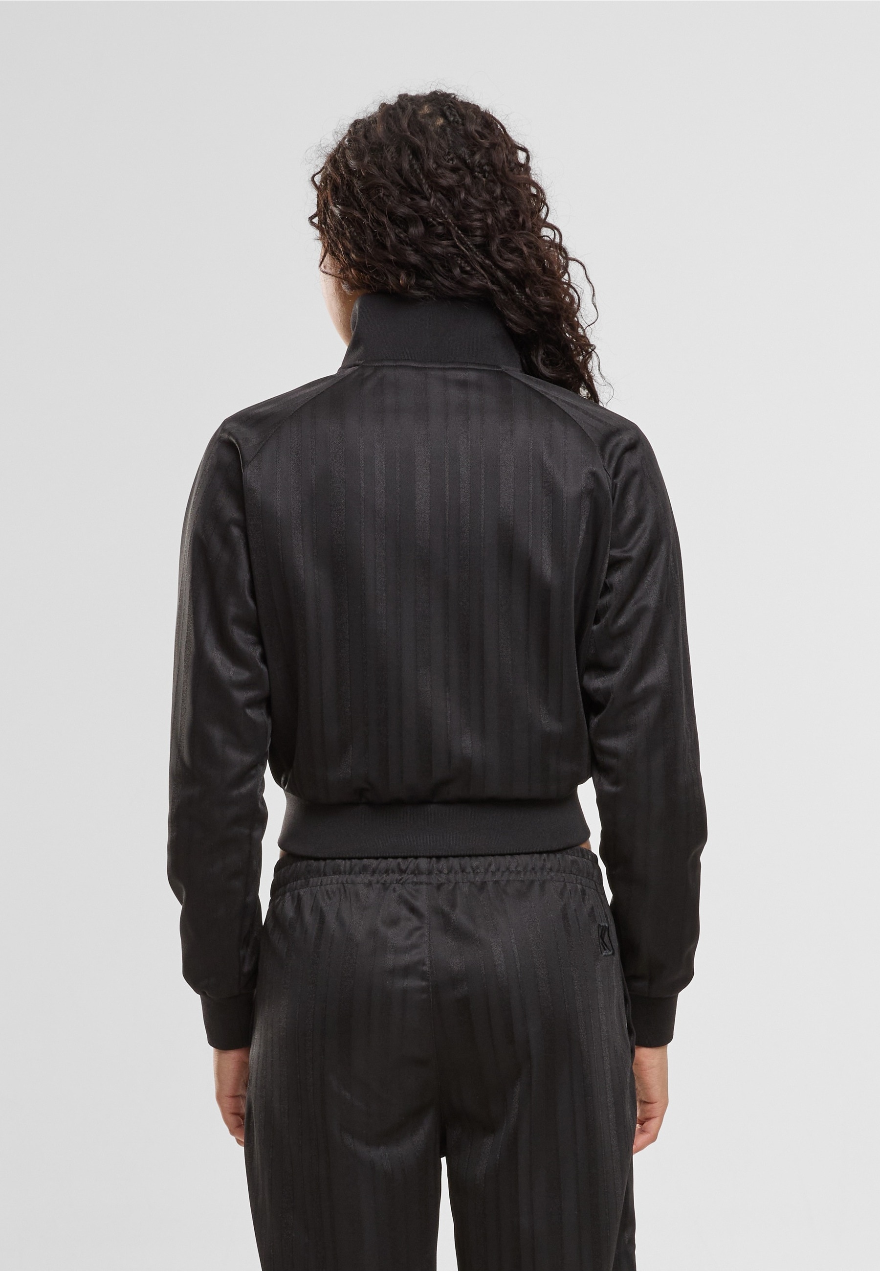 Karl Kani Outdoorjacke »Karl Kani OG Shadow Stripe Cropped Trackjacket« 1 Stk. tlg. ohne Kapuze