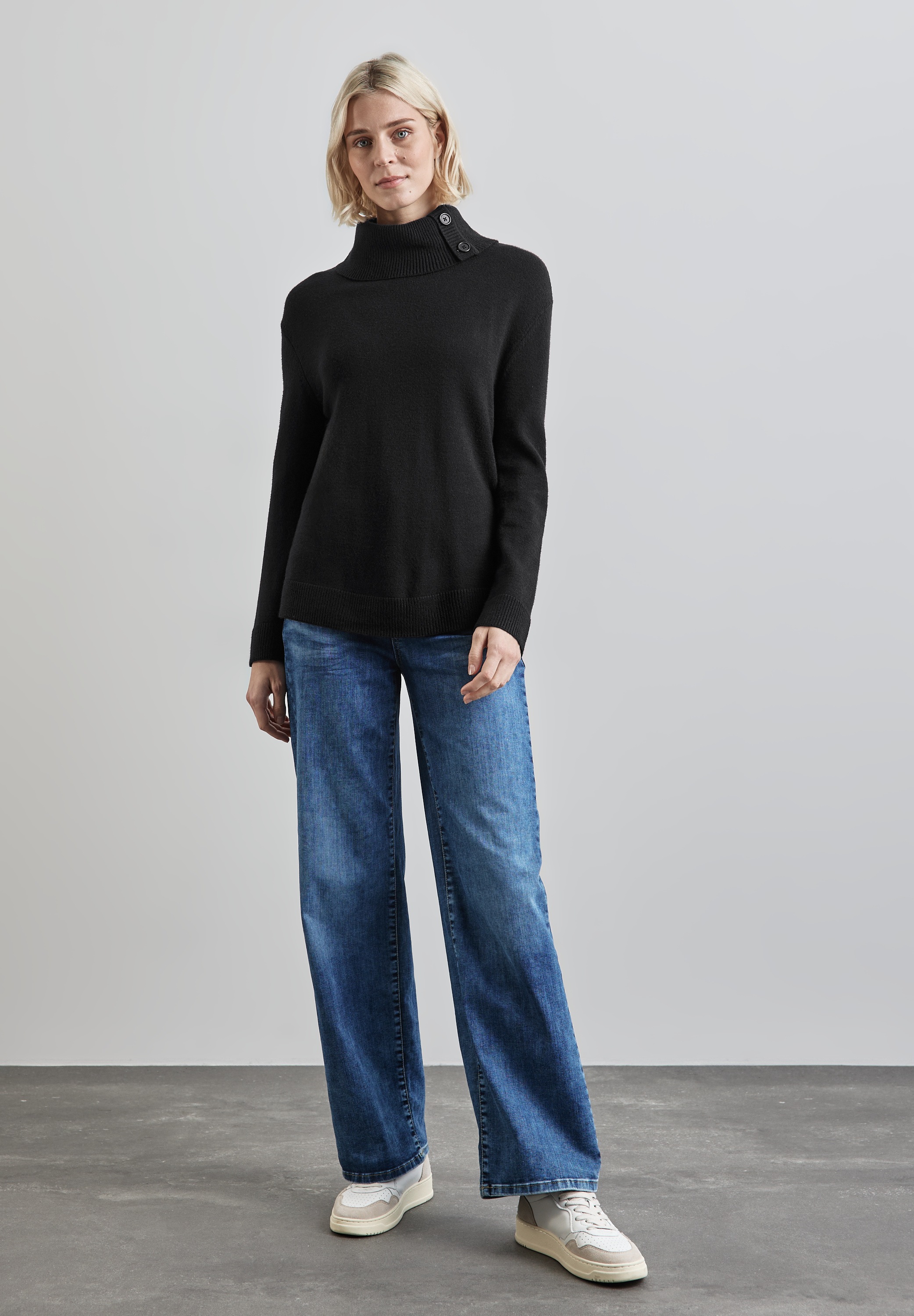 STREET ONE Rollkragenpullover, mit Knopf Details