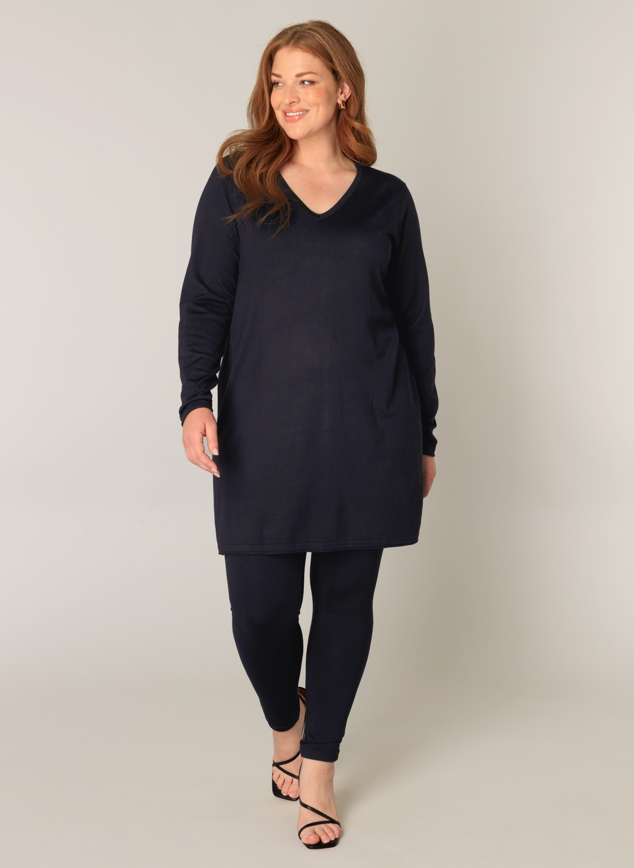 Base Level Curvy V-Ausschnitt-Pullover »BAS-ANINE-LONG« Feinstrick-Qualität