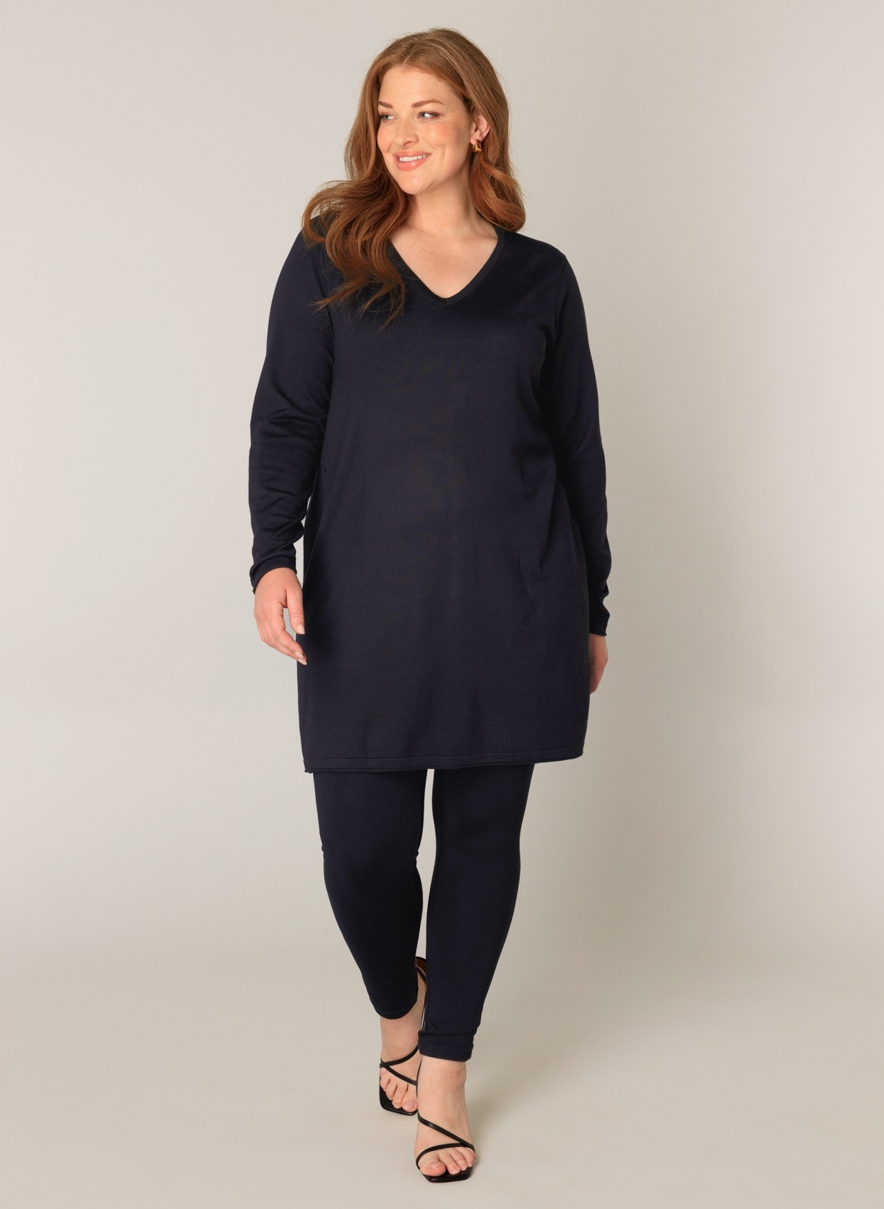 Thumbnail - Base Level Curvy V-Ausschnitt-Pullover "BAS-ANINE-LONG" Feinstrick-Qualität