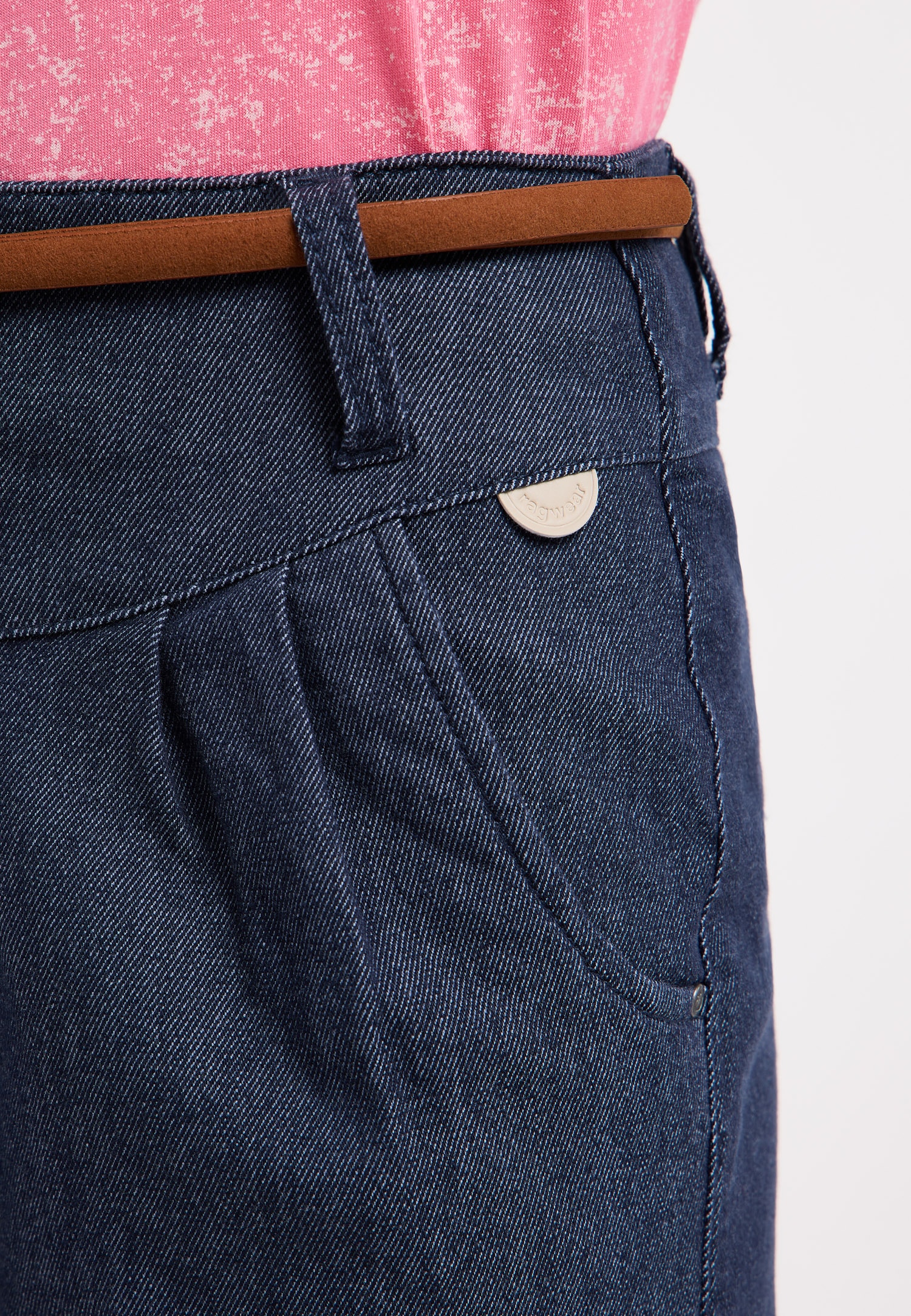 Ragwear Shorts »HEEVEN«  leicht verwaschener Twill zum Umschlagen mit Gürtel
