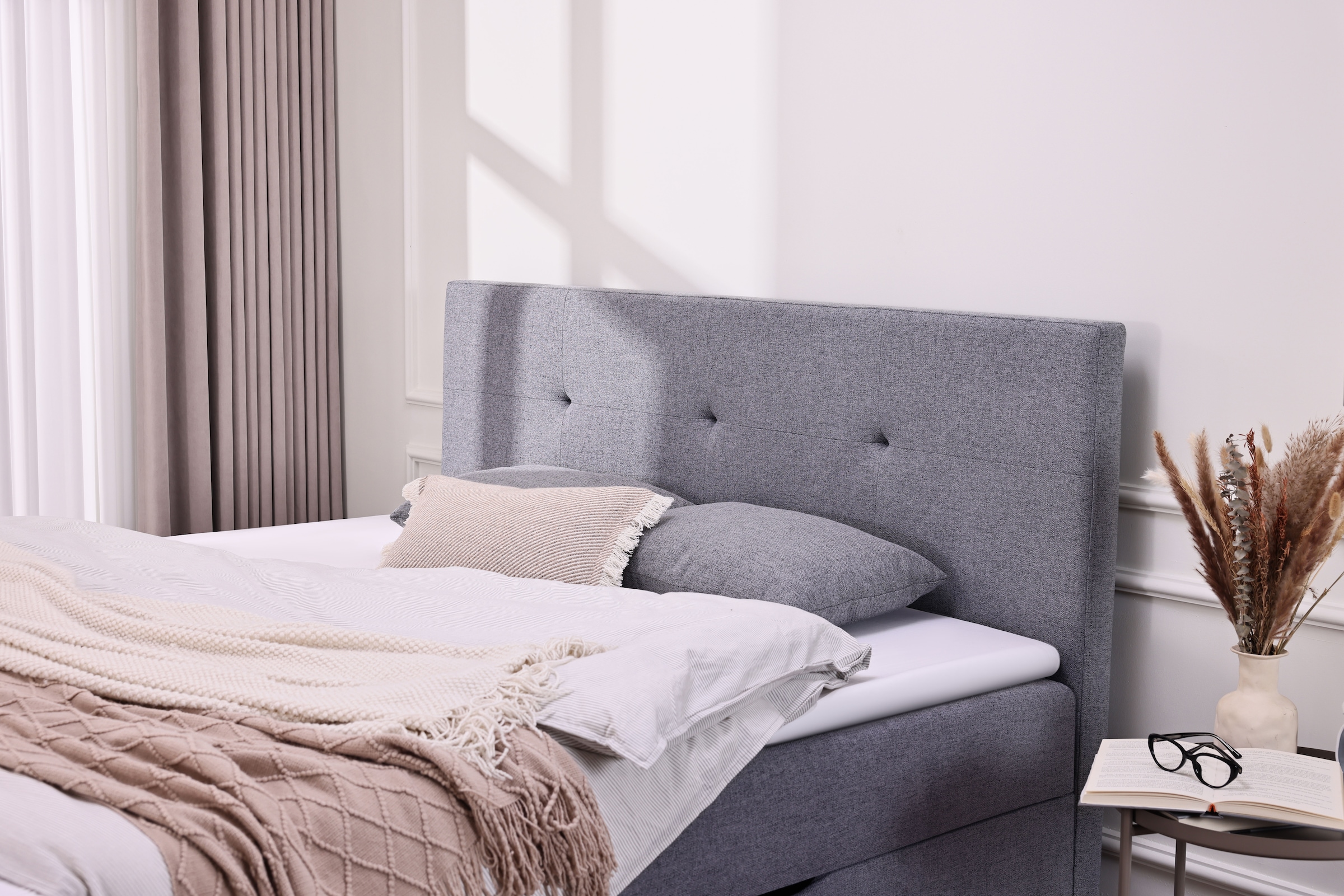 Home affaire Boxbett »Oyré inkl. Bettkasten, erhältlich in der Größe 180x200cm« mit Holzfüße in eichefarben