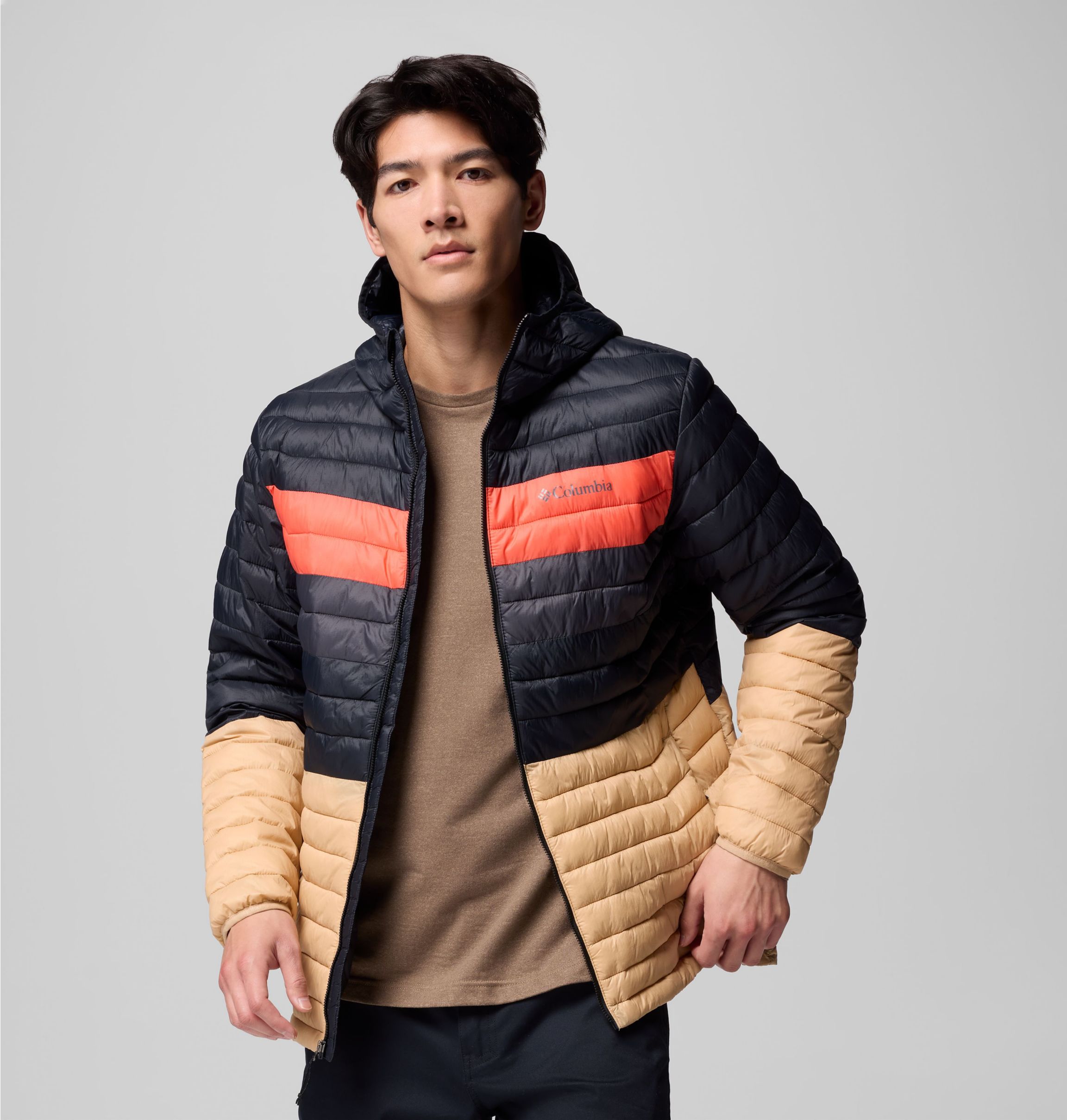 Columbia Steppjacke "POWDER PASS HOODED JACKET" mit Kapuze mit Reißverschlusstaschen, wärmeisolierende Wattierung aus Polyester