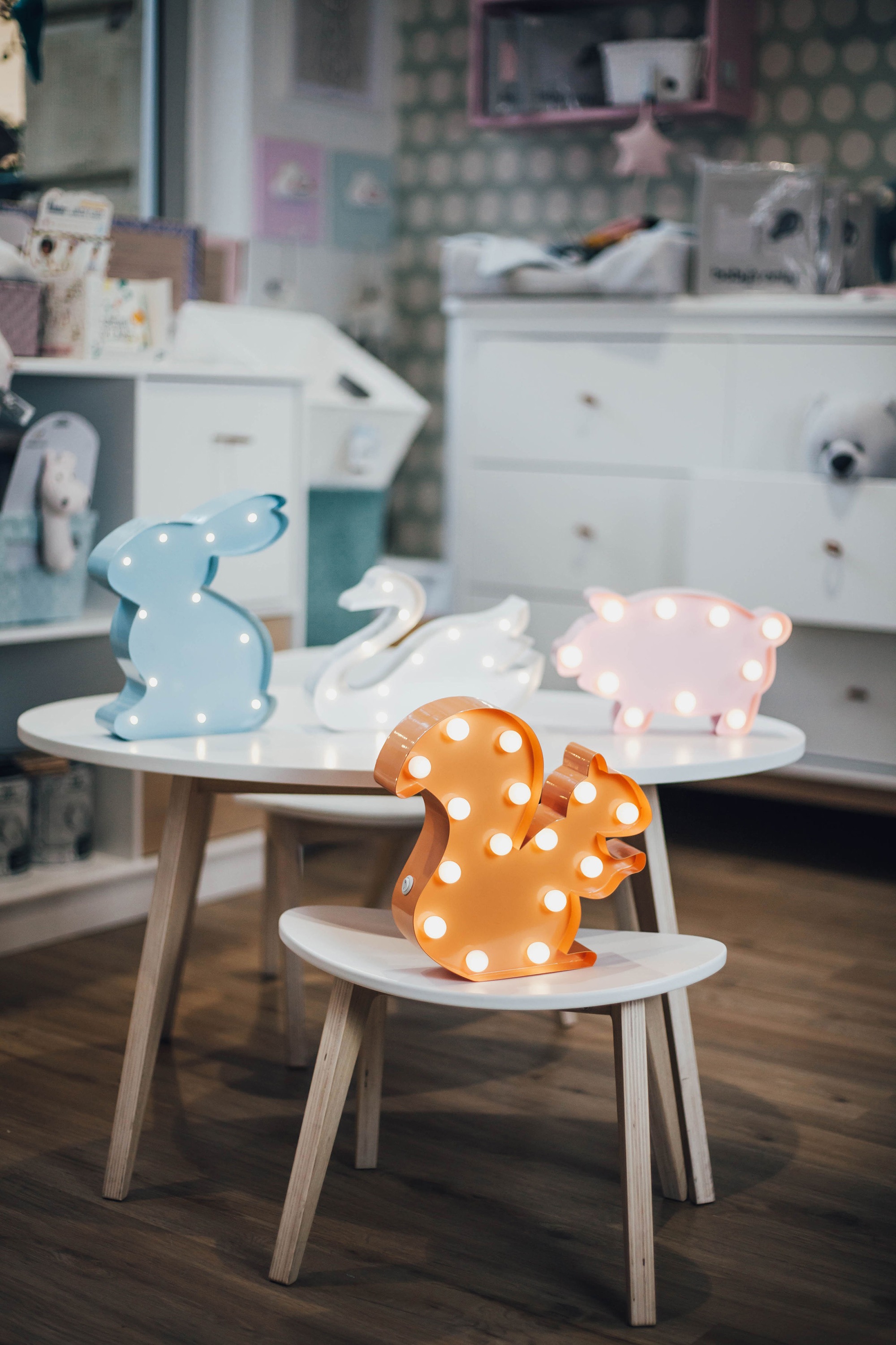 MARQUEE LIGHTS LED Dekolicht »Squirrel«, 15 flammig, Leuchtmittel LED-Modul | LED fest integriert, Wandlampe, Tischlampe Eichhörnchen, Tier 15 Leuchtmittel - 23x23 cm