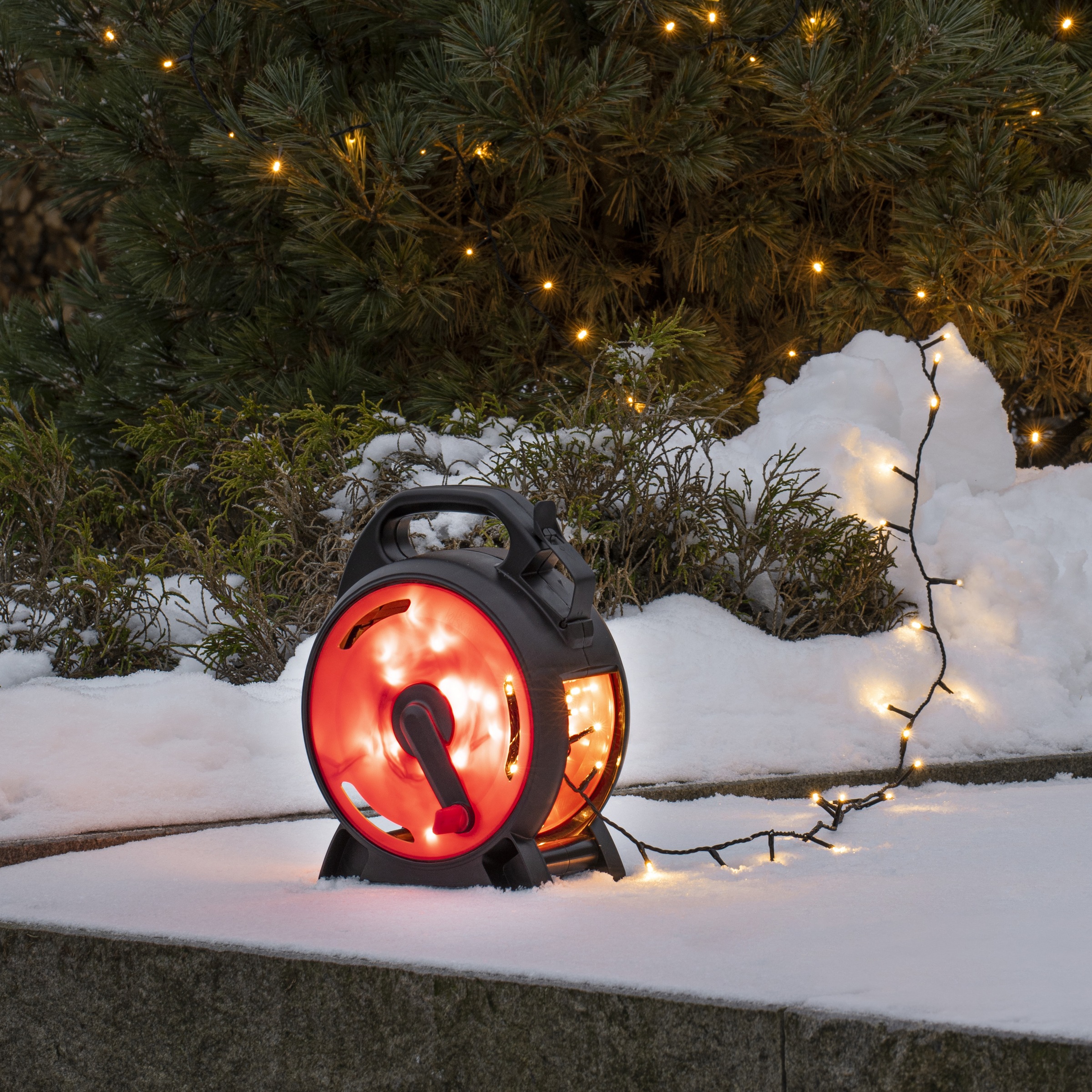 | »Weihnachtsdeko BAUR KONSTSMIDE 400 Dioden kaufen 400 LED-Lichterkette mit St.-flammig, schwarz-rot, weiße LEDs warm Micro Kabelaufroller, aussen«,