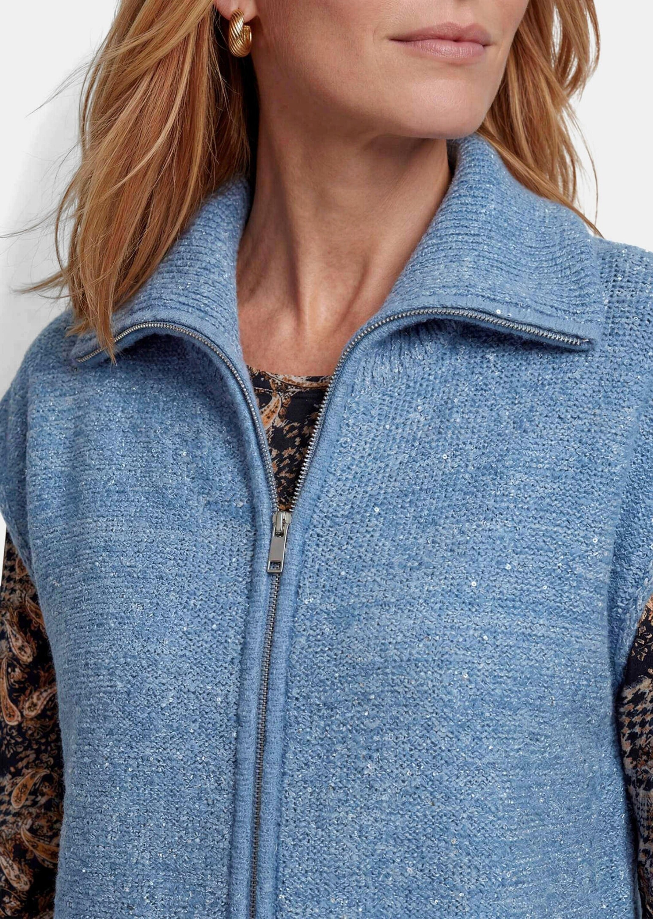 GOLDNER Strickjacke »Kurzgröße Weste mit Reißverschluss, Umlegekragen« Pailletten mit verstrickt