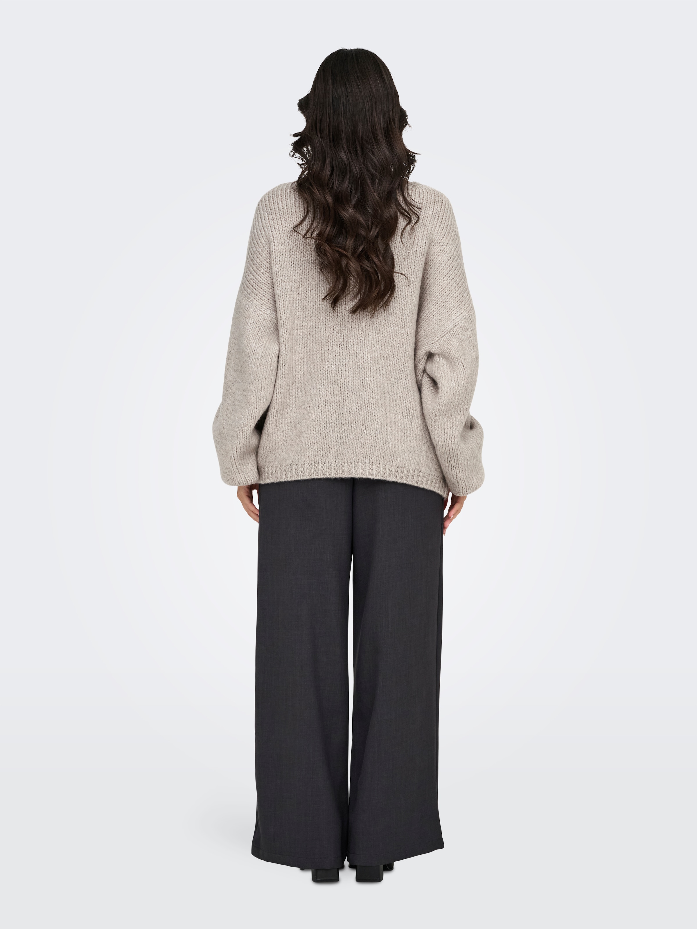 JDY V-Ausschnitt-Pullover »JDYDINEA L/S REVERSIBLE PULLOV. KNT NOOS«, der V-Ausschnitt kann vorn und hinten getragen werden