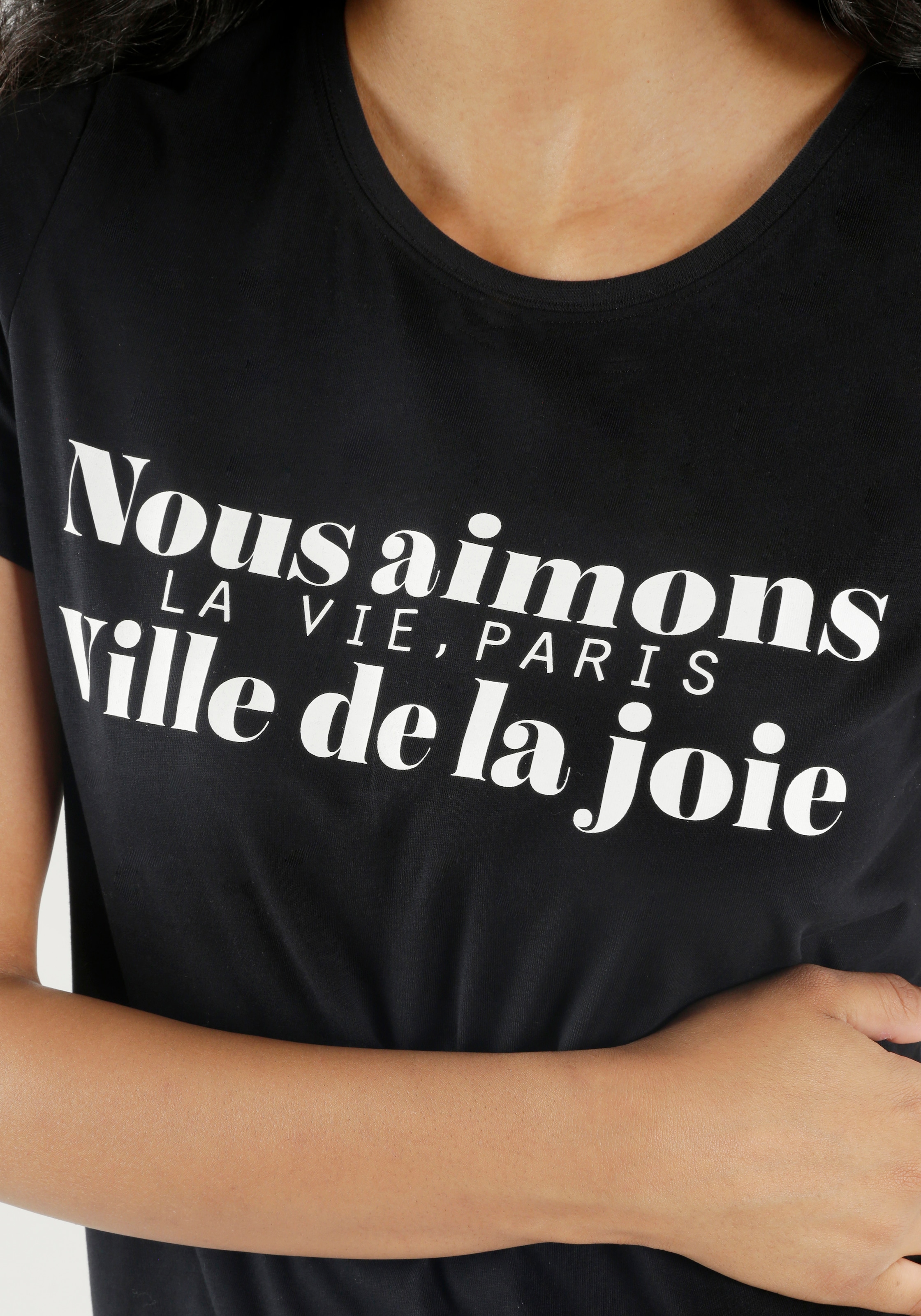 Aniston SELECTED T-Shirt, in zeitlosem Schwarz-Weiß