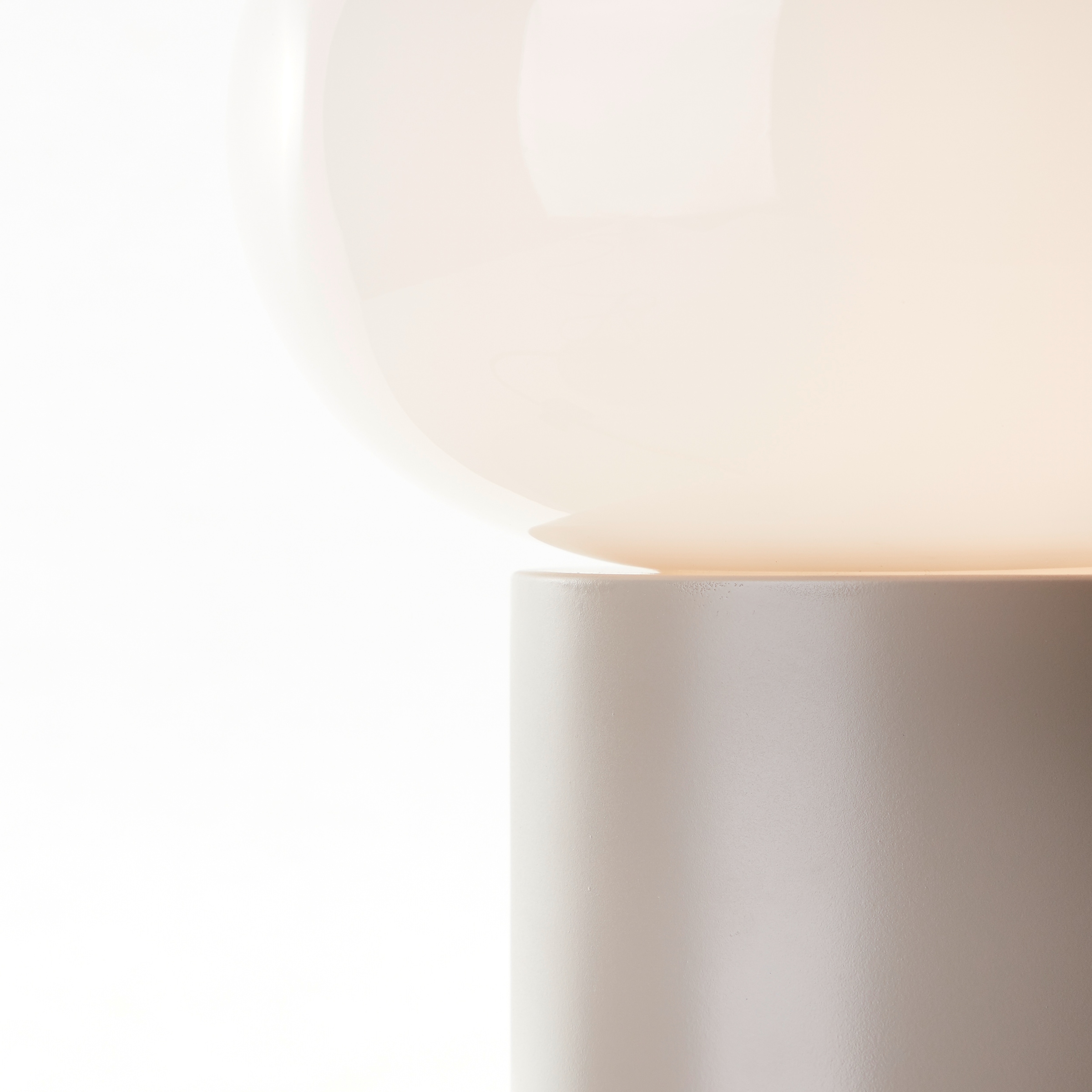 Brilliant Tischleuchte »Daeny«, 1 flammig, Leuchtmittel E27 | ohne Leuchtmittel, mit weißem Glas, 27 x 20 cm, E27, Metall, taupe