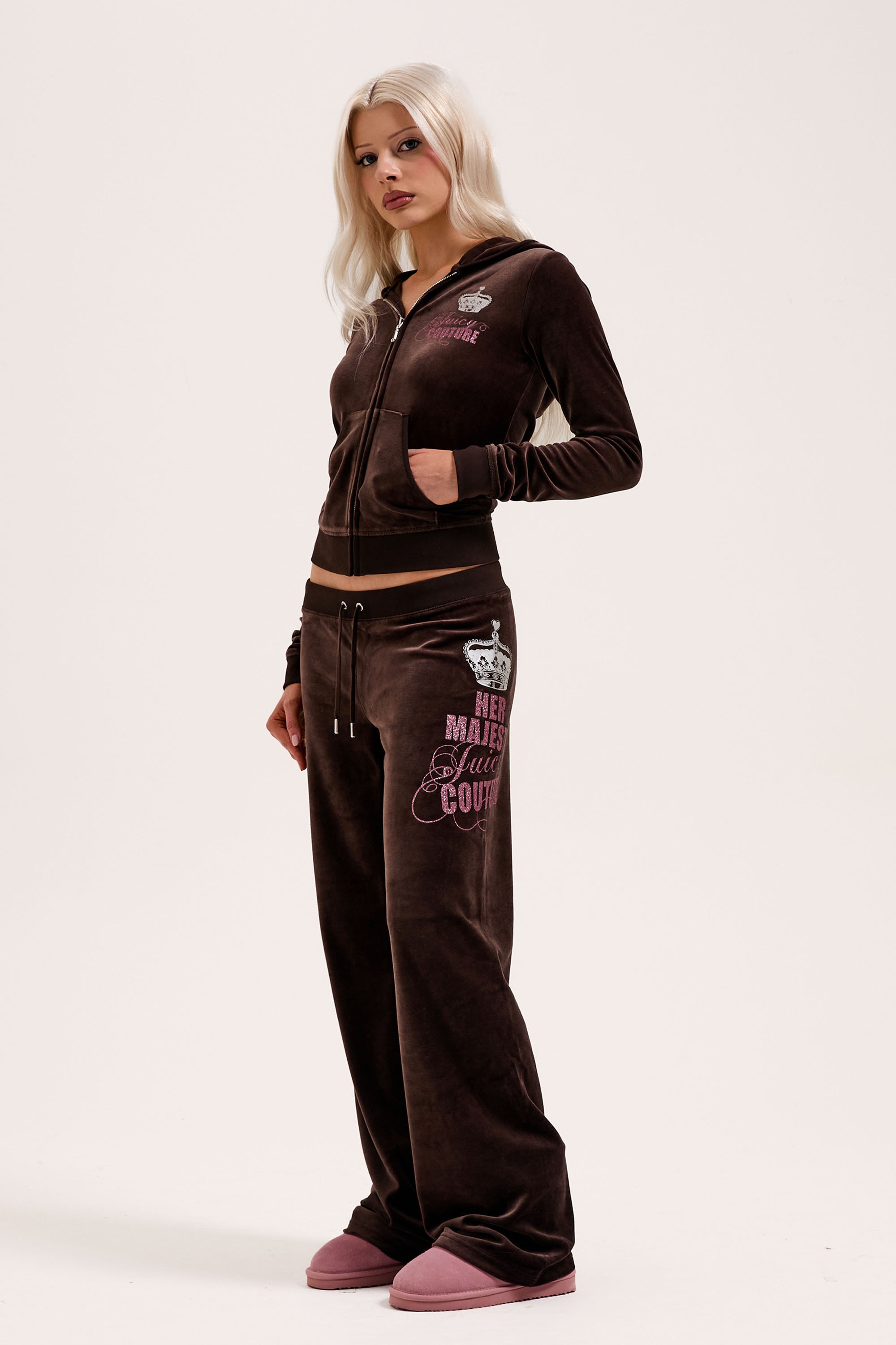 Juicy Couture Sweathose »HER MAJESTY CAISA TRACKPANT. Damen«  Trainingshose Damen, Sweathose, Velour, Jogginghose mit Glitzer, Sale
