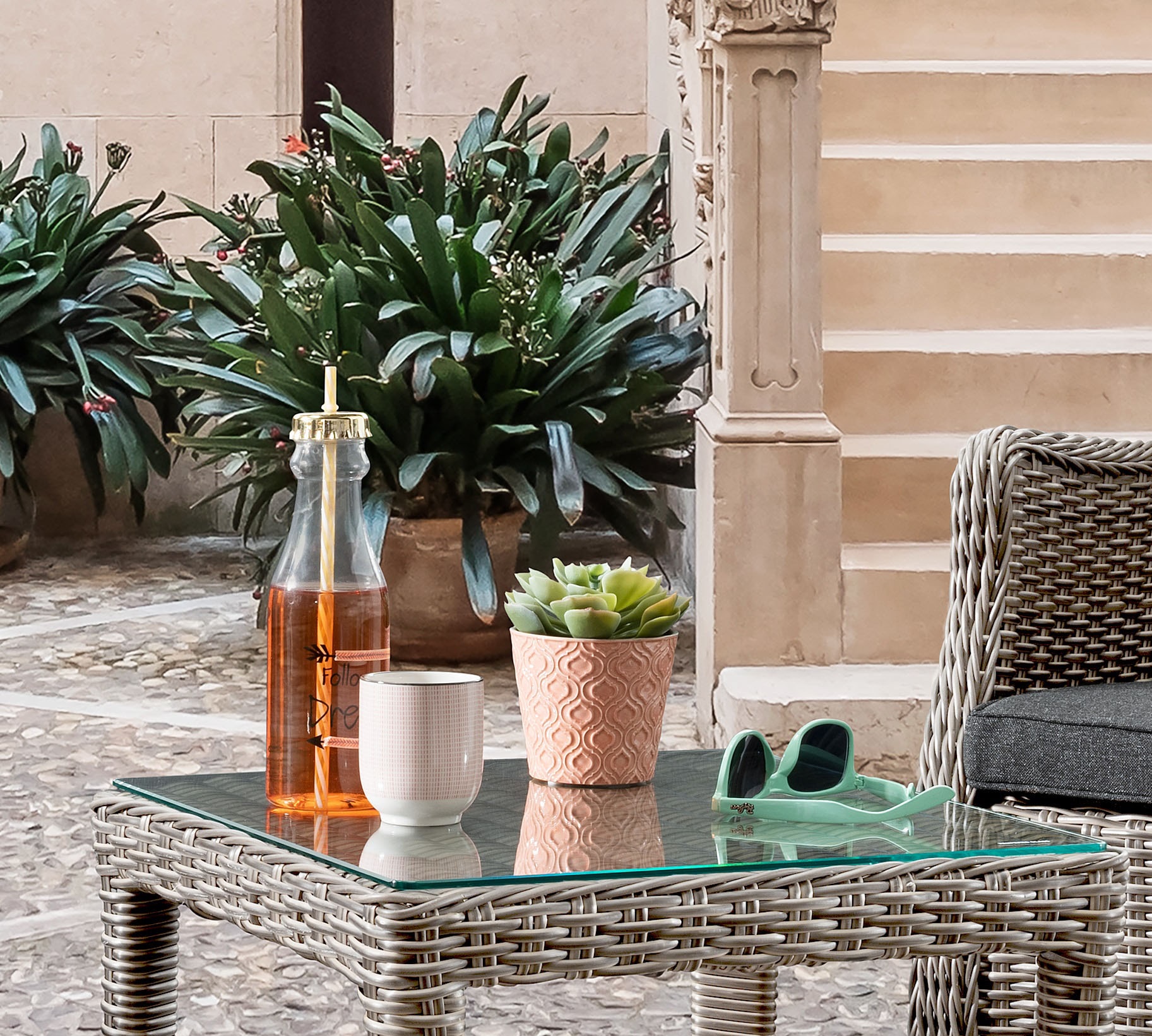 Destiny Balkonset »LUNA MERANO«, (Set, 3 tlg., 1 Beistelltisch, 2 Sessel), (Set, 7-tlg., 2 Sessel, 1 Tisch 46x47x50cm) Aluminium, Polyrattan