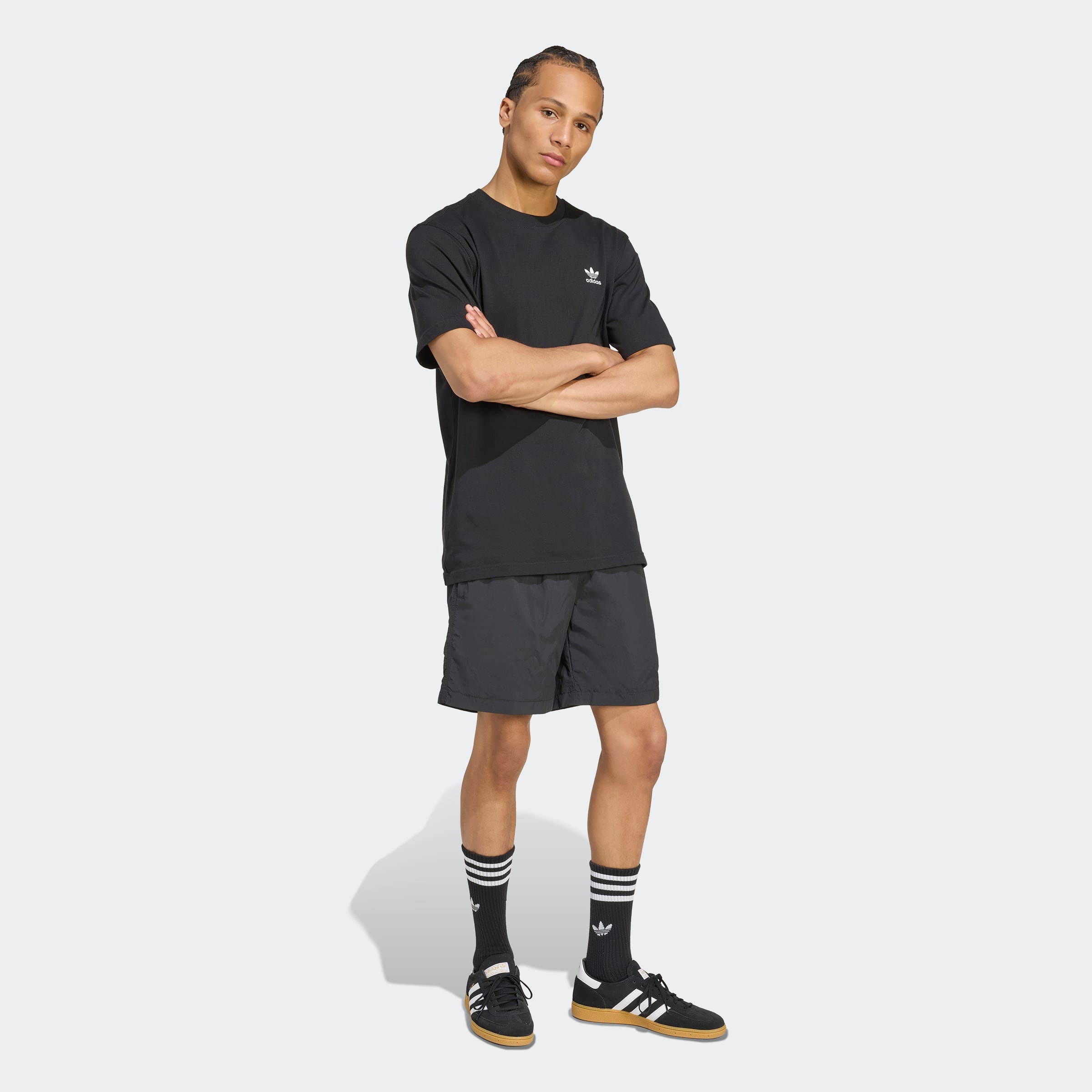 adidas Originals Shorts »ESS WVN«  für sportliche Aktivitäten, mit Kordelverschluss, normale Weite