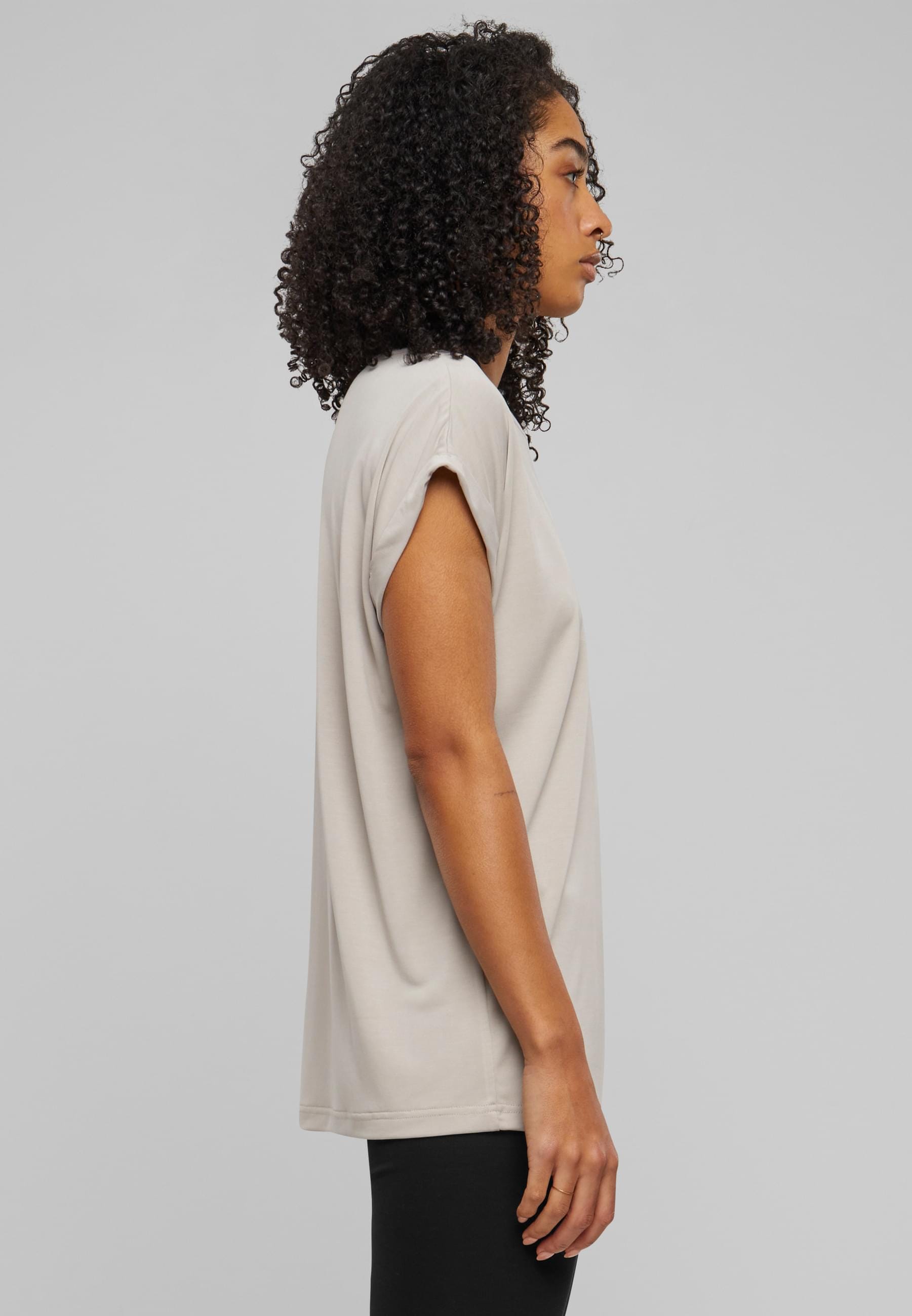 URBAN CLASSICS Kurzarmshirt »Urban Classics Damen Ladies Modal Extended Shoulder Tee«, (1 tlg.)
